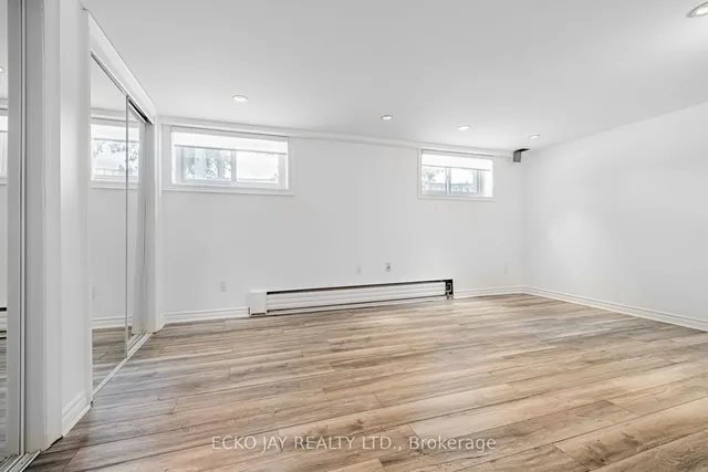 Additional property image - 15 Comet Crt