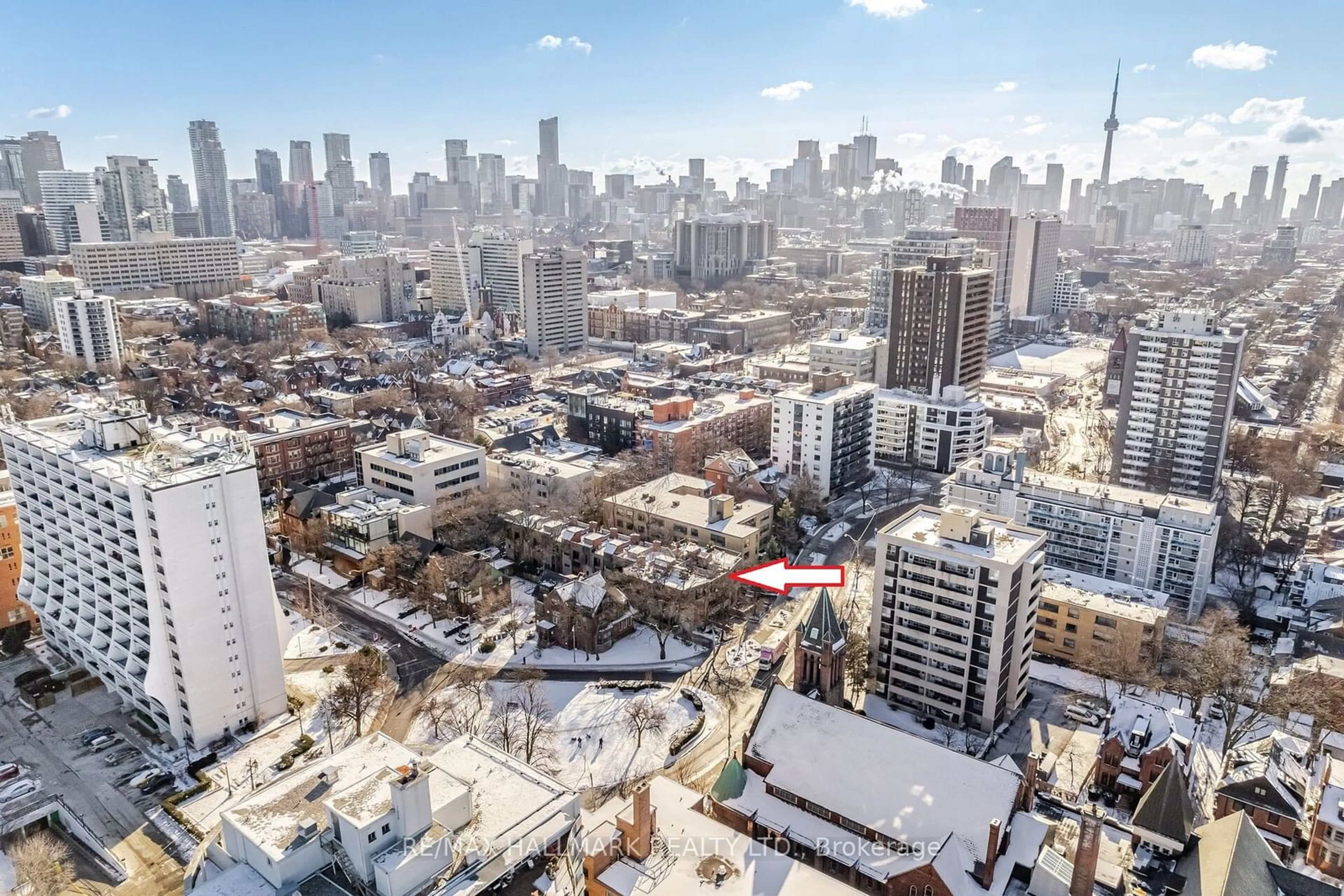 A pic from outside/outdoor area/front of a property/back of a property/a pic from drone, city buildings view from balcony for 31 Walmer Rd #8, Toronto Ontario M5R 2W7