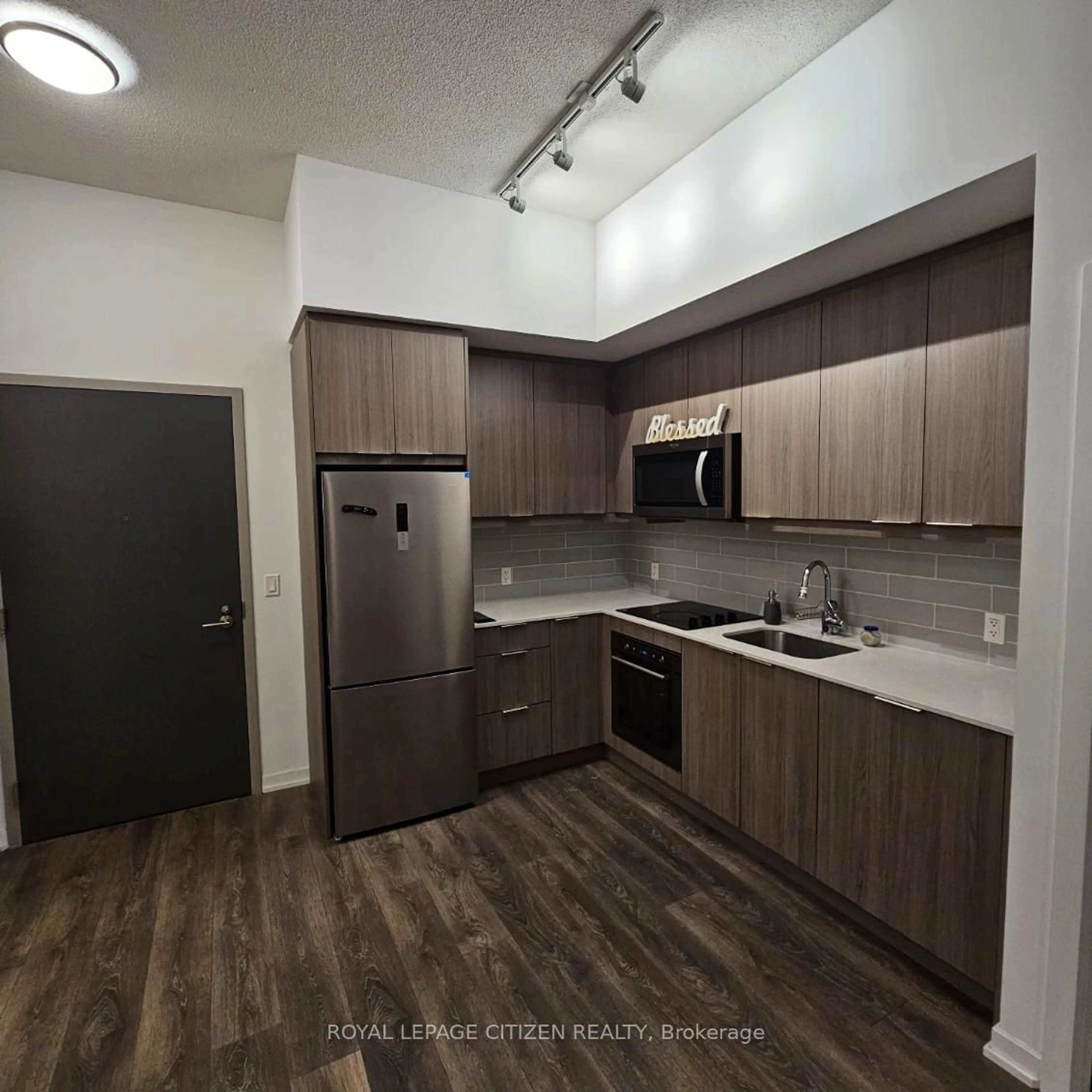 Standard kitchen, unknown for 36 Forest Manor Rd #108, Toronto Ontario M2J 0H3