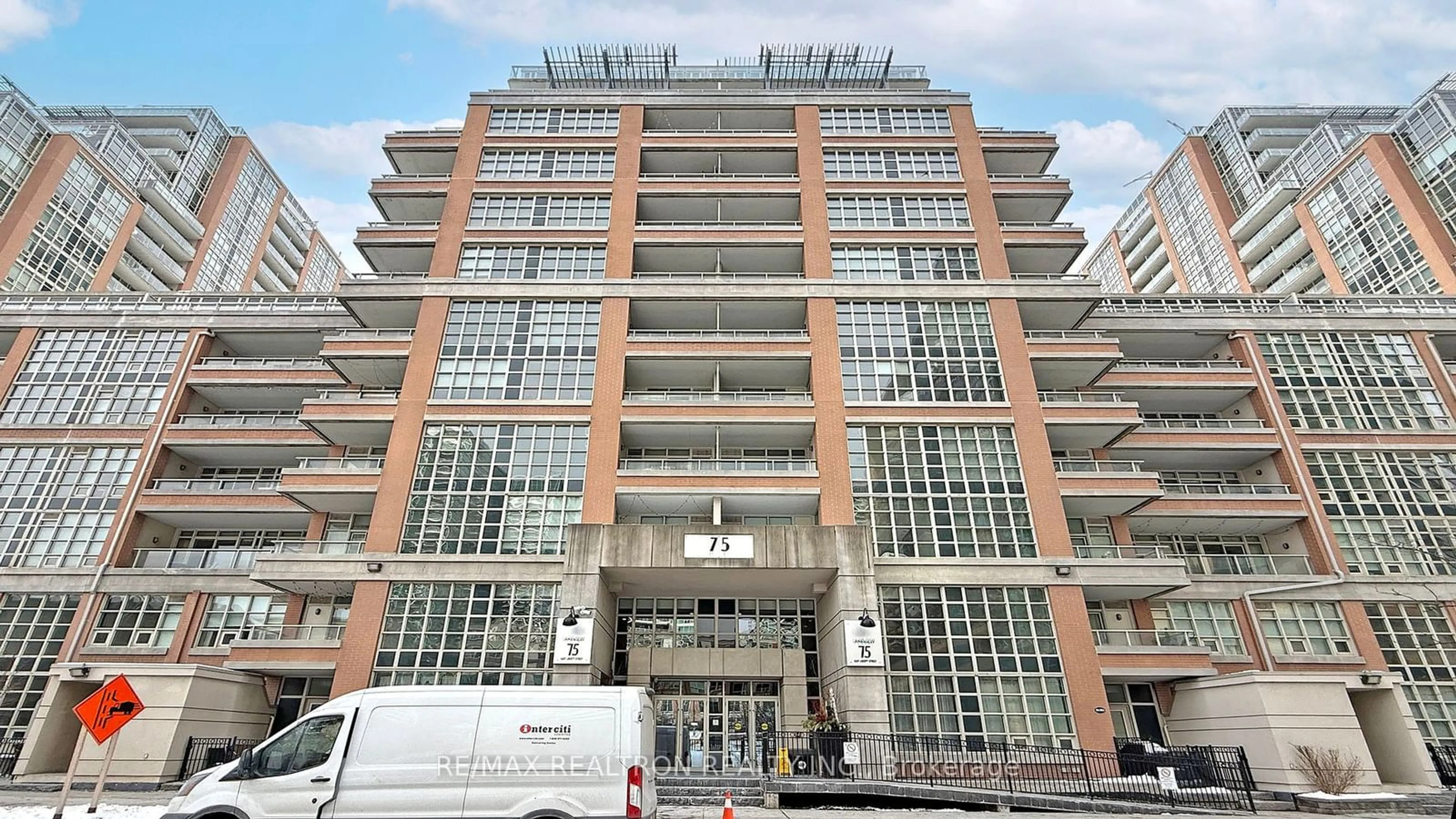 Indoor foyer for 75 East Liberty St #1802, Toronto Ontario M6K 3R3