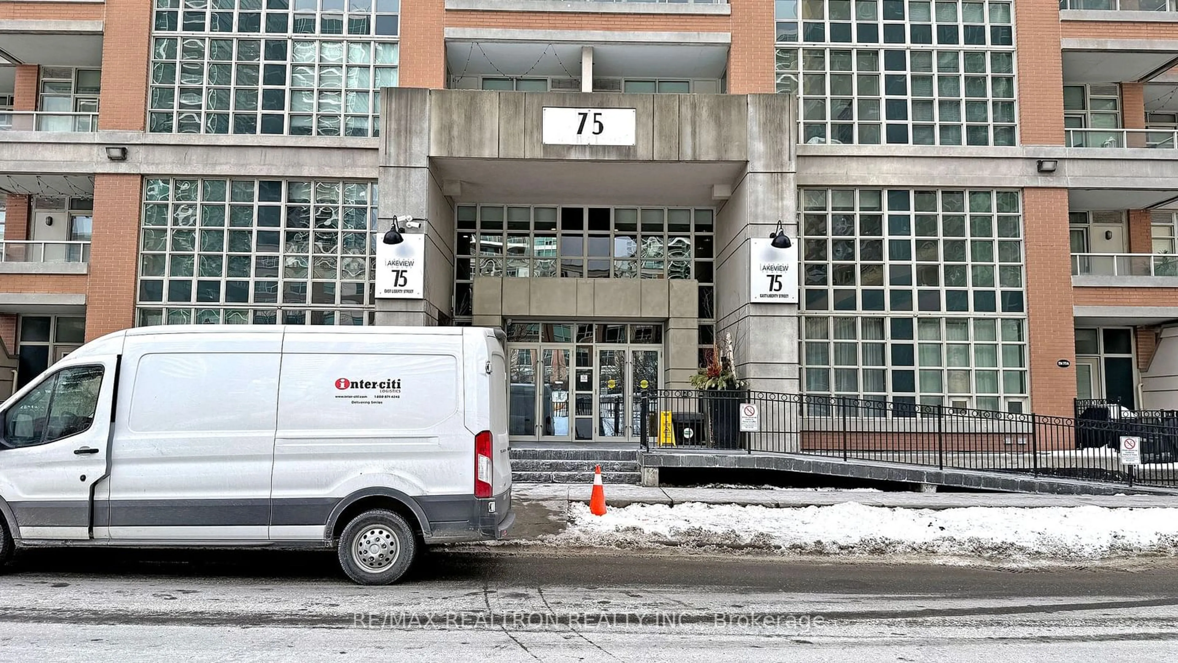 Indoor foyer for 75 East Liberty St #1802, Toronto Ontario M6K 3R3