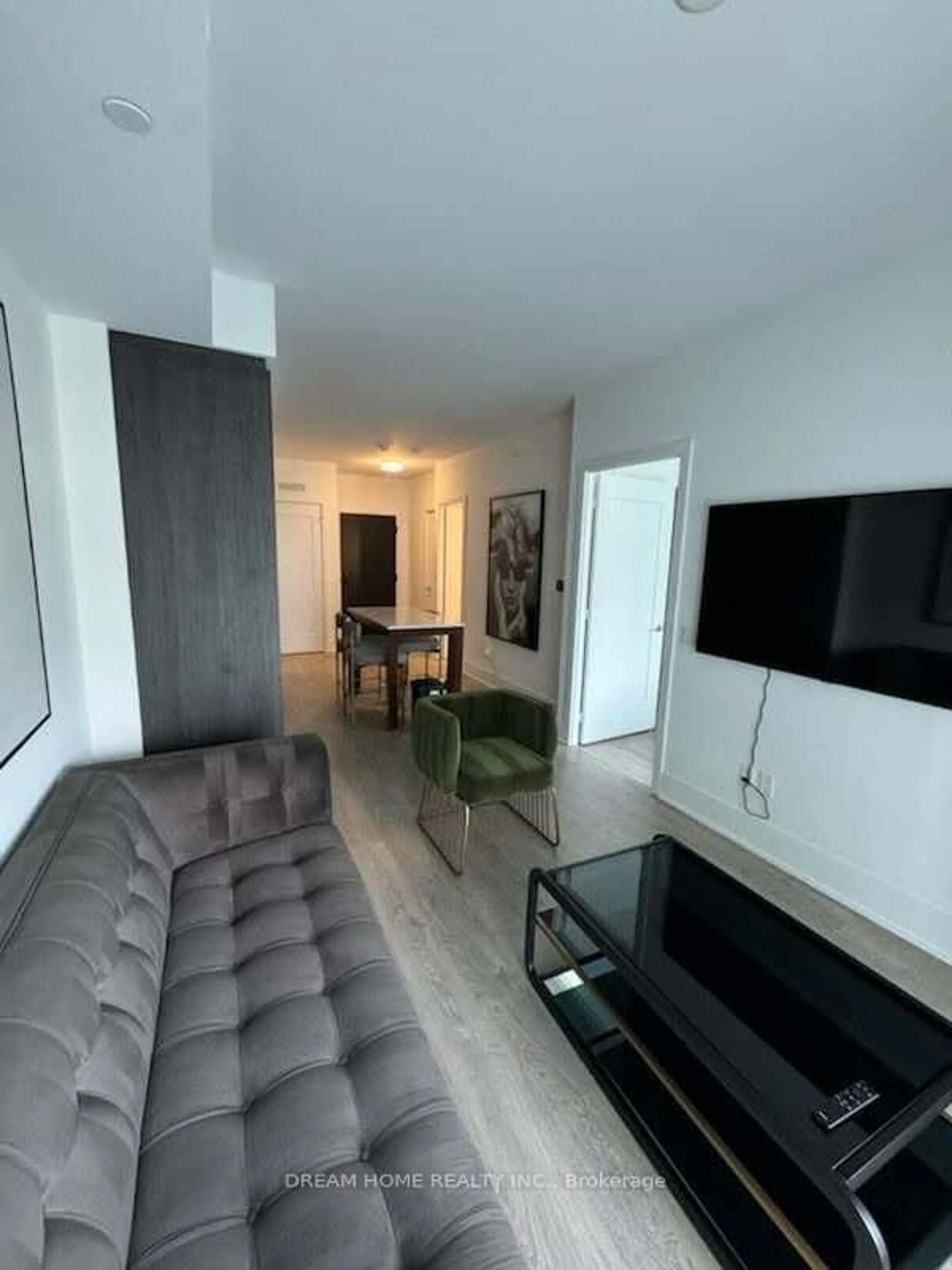 A pic of a room for 470 Front St #1607, Toronto Ontario M5V 0V6