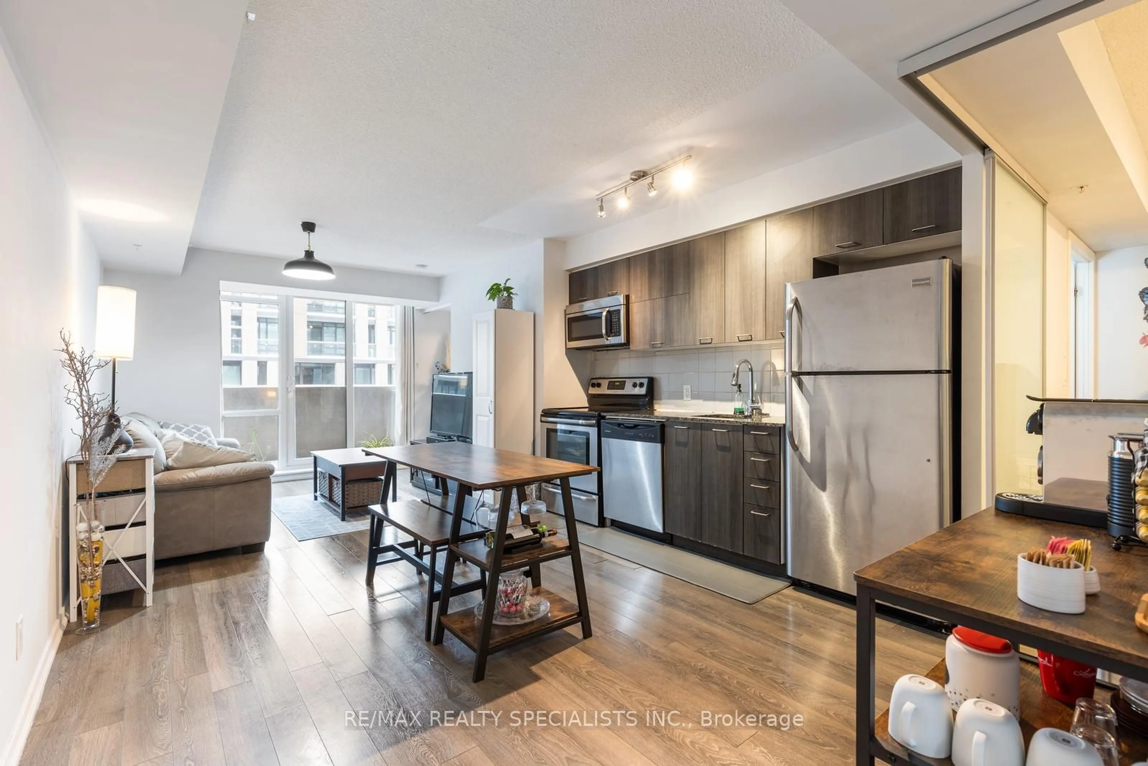 Open concept kitchen, unknown for 20 JOE SHUSTER Way #1110, Toronto Ontario M6K 0A3