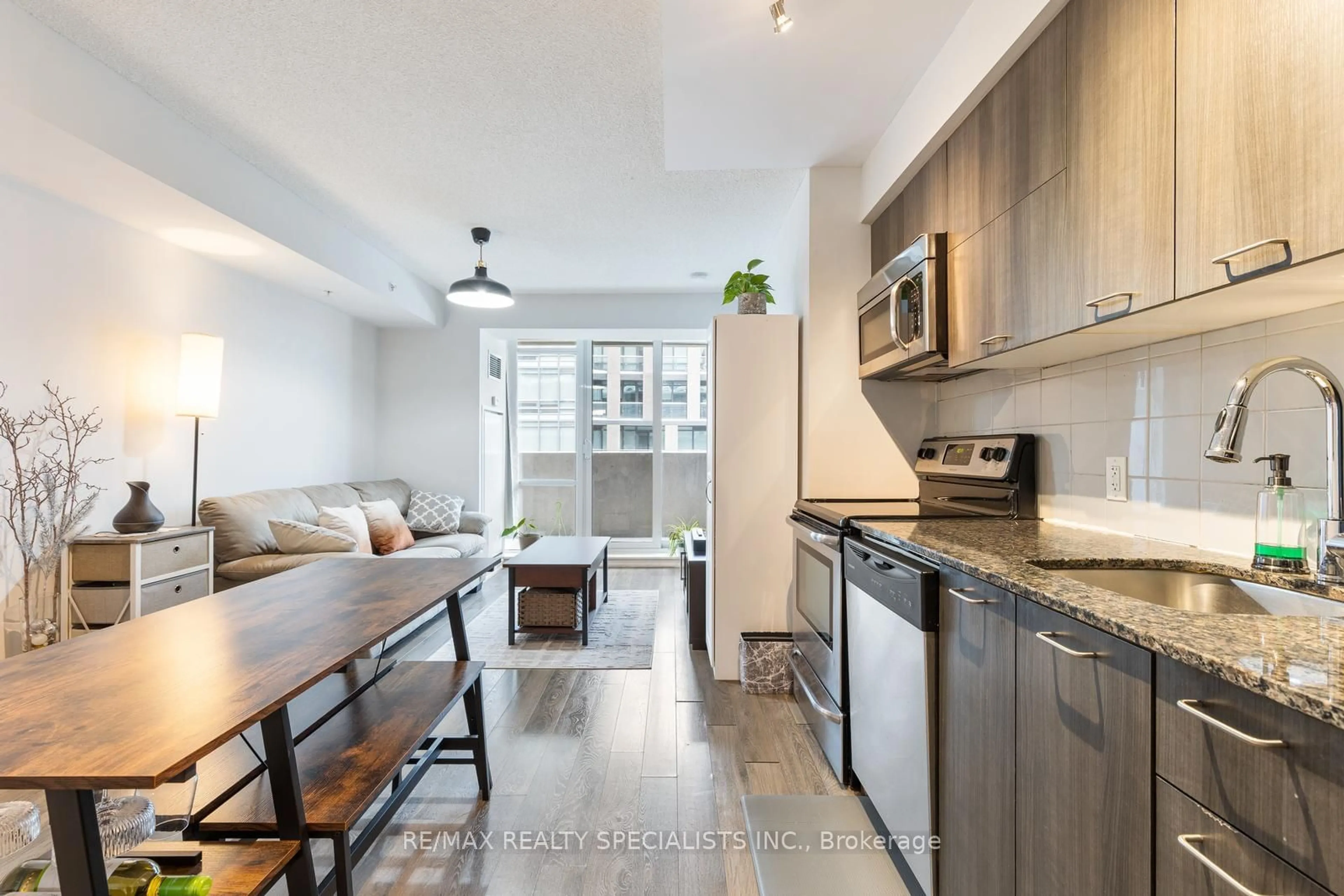 Open concept kitchen, unknown for 20 JOE SHUSTER Way #1110, Toronto Ontario M6K 0A3