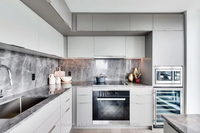 Additional property image - 185 Alberta Ave Unit 907