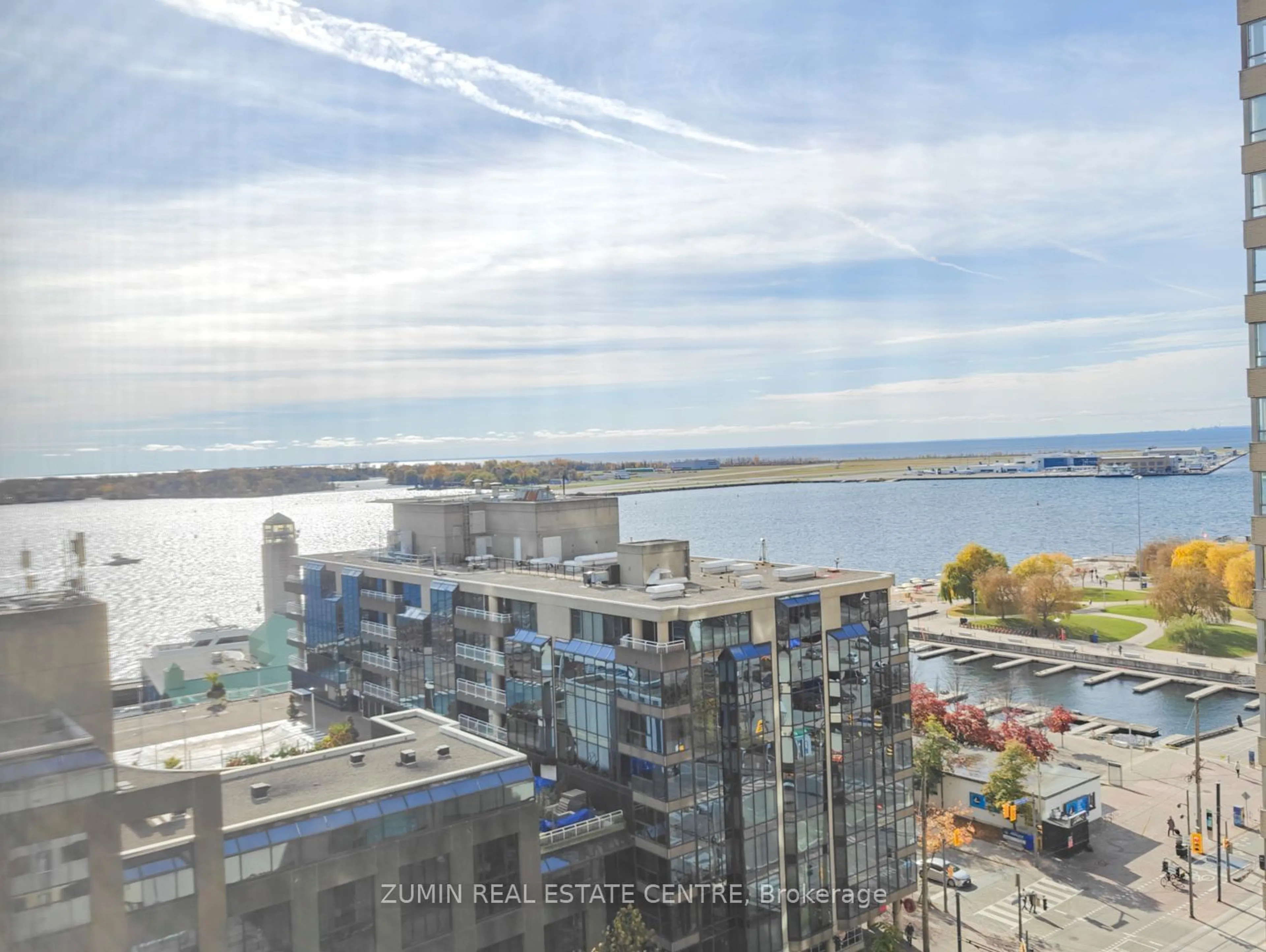 A pic from outside/outdoor area/front of a property/back of a property/a pic from drone, water/lake/river/ocean view for 260 Queens Quay #1304, Toronto Ontario M5J 2N3