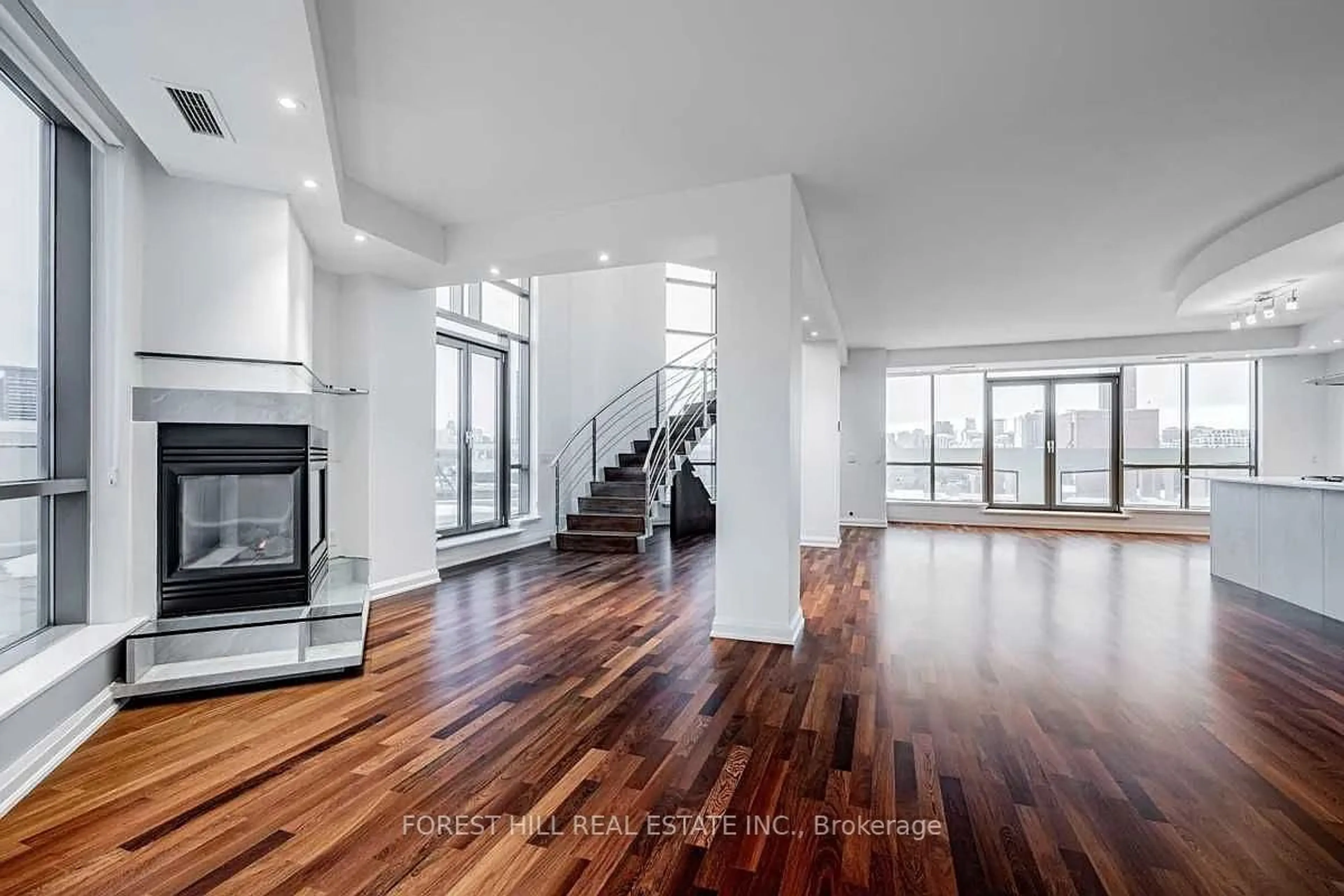 Indoor foyer for 3 McAlpine St #901, Toronto Ontario M5R 3T5