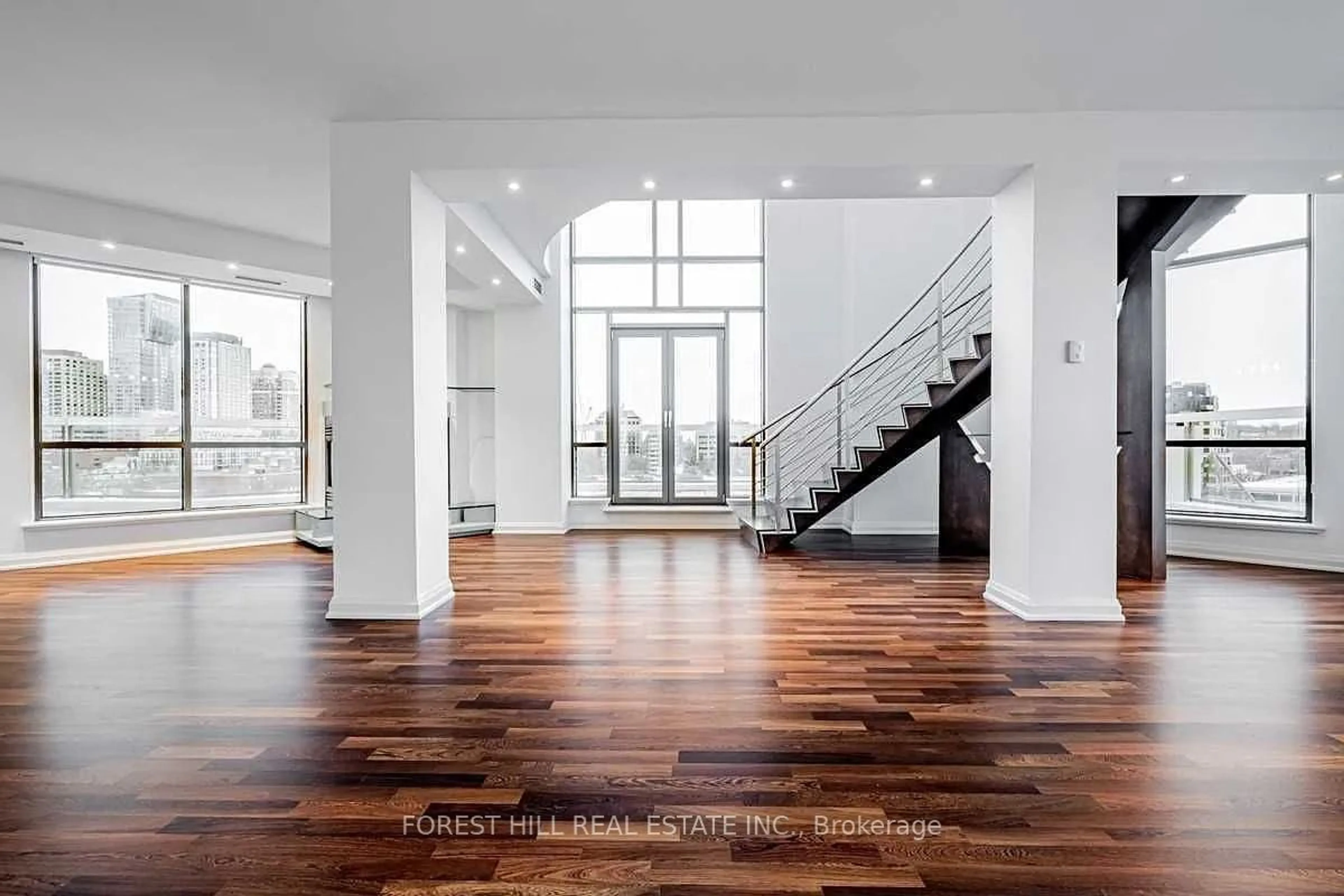 Indoor foyer for 3 McAlpine St #901, Toronto Ontario M5R 3T5