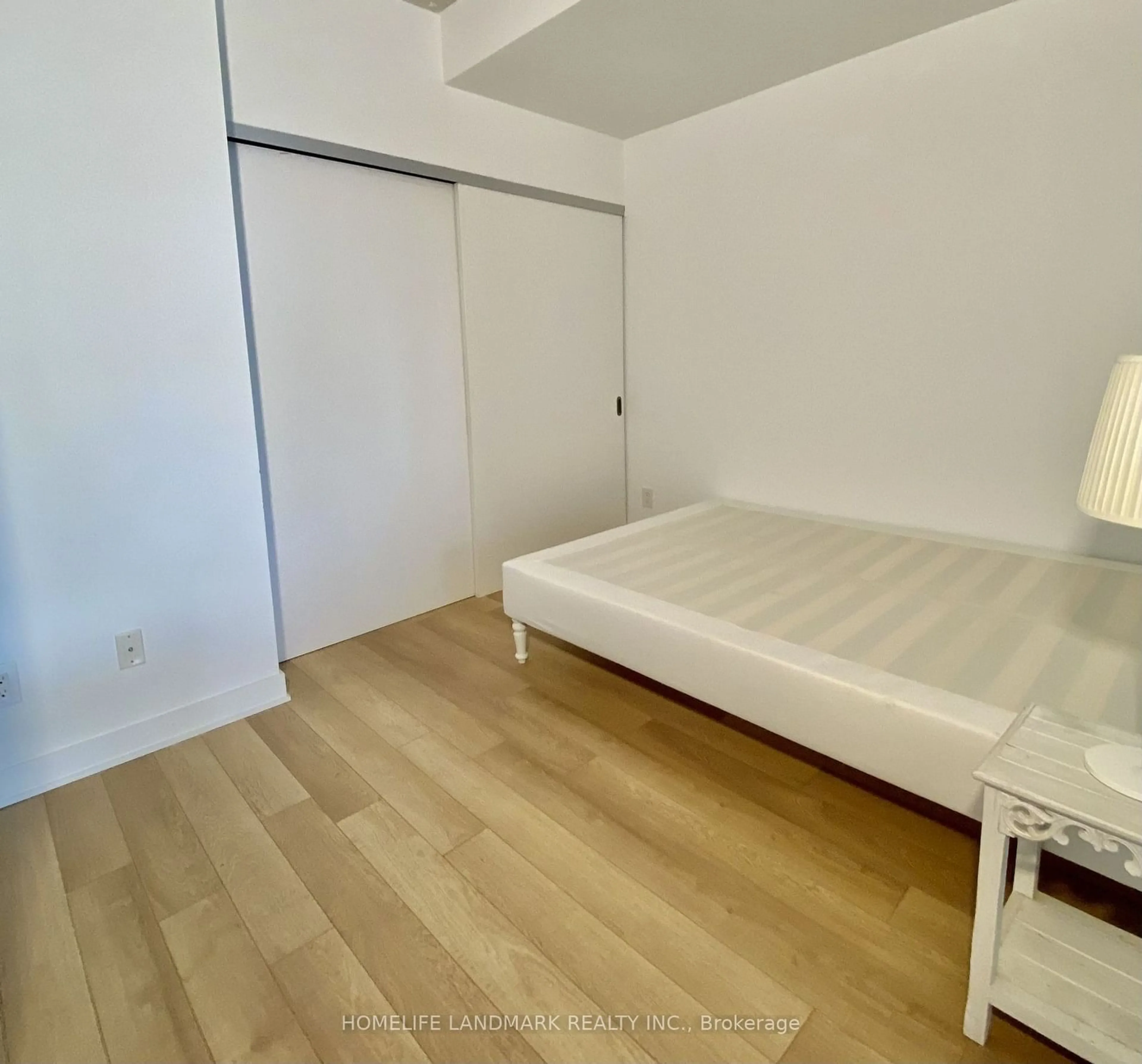 A pic of a room for 210 Simcoe St #1808, Toronto Ontario M5T 0A9