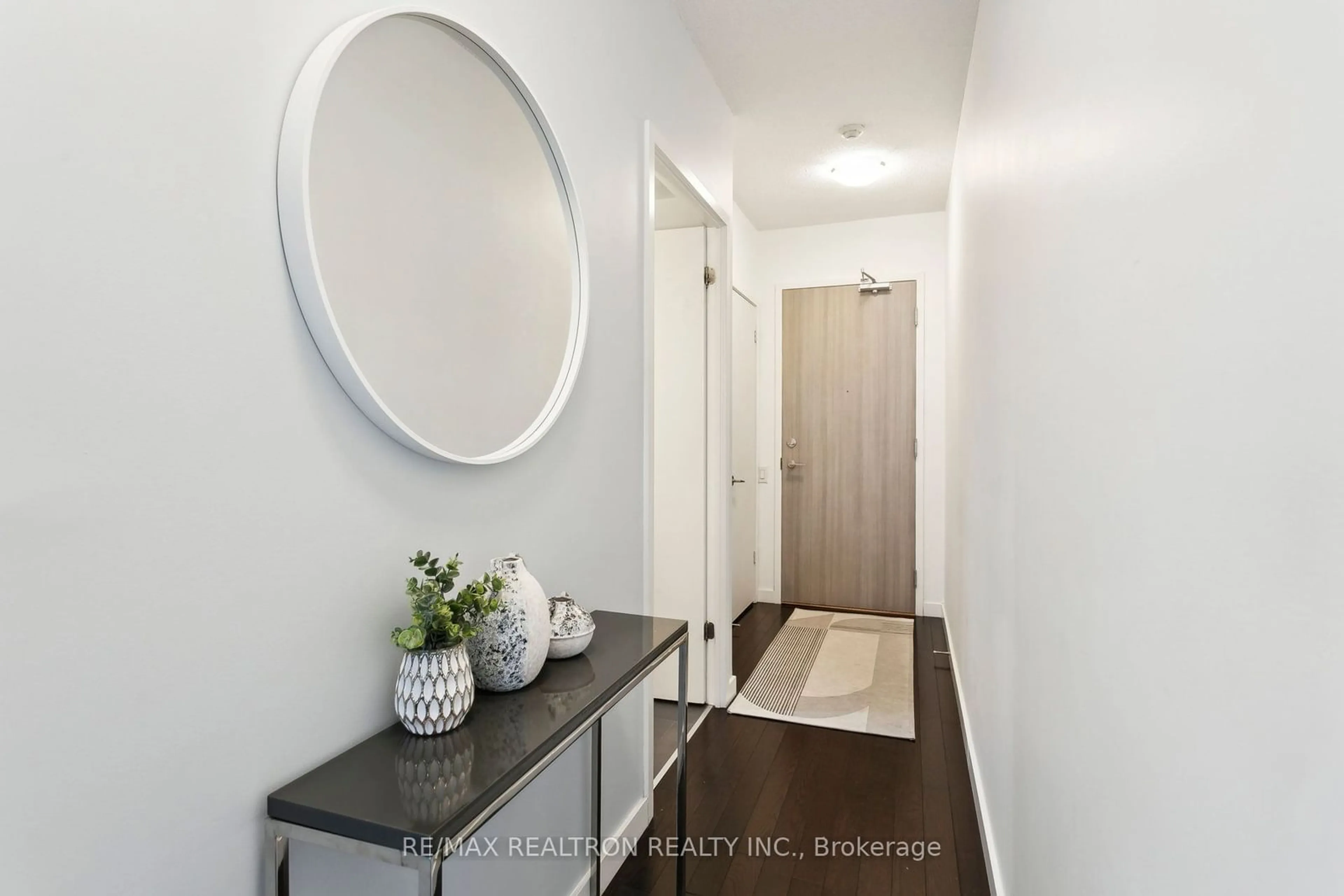 Indoor entryway for 390 Cherry St #2107, Toronto Ontario M5A 0E2