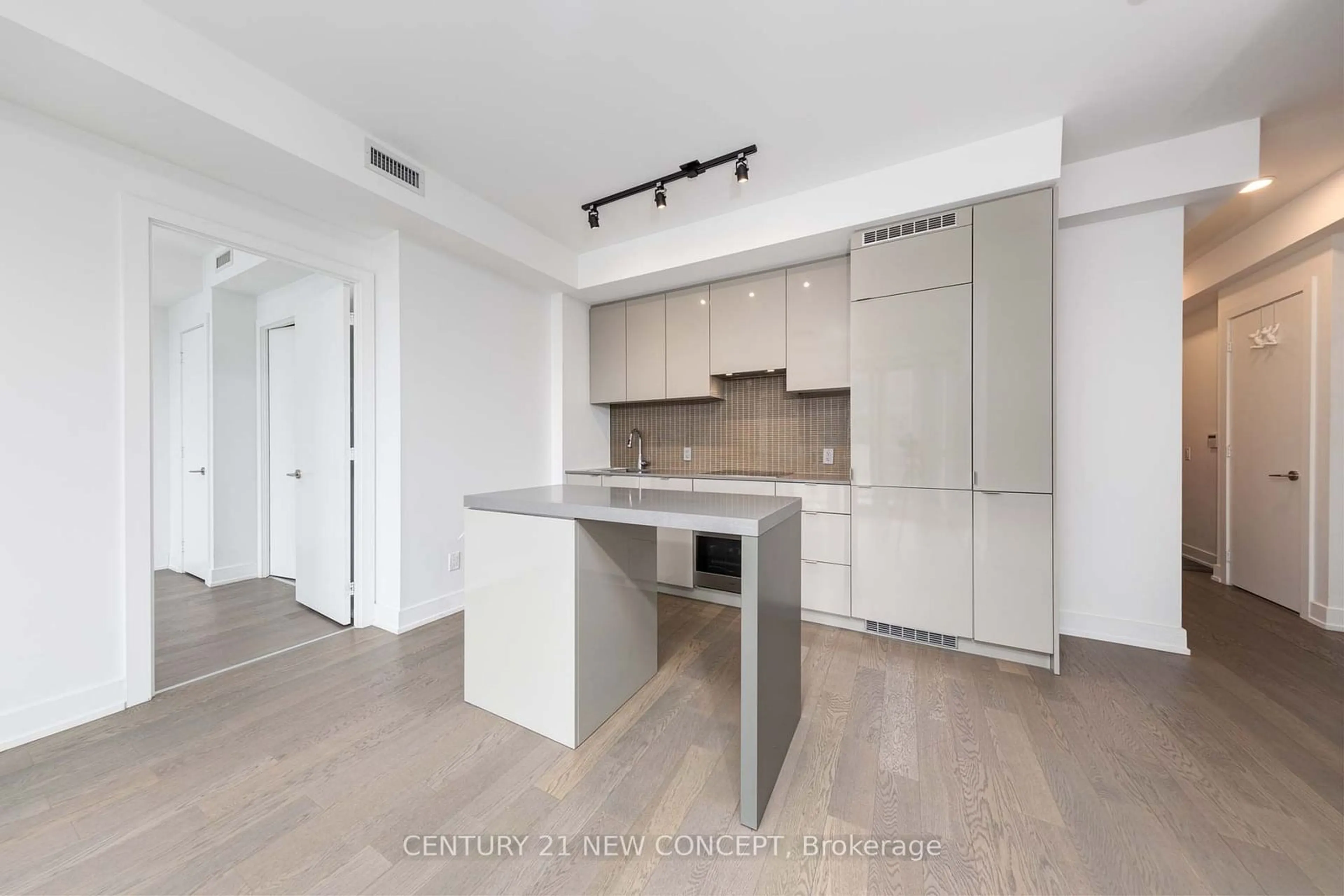 Open concept kitchen, unknown for 7 Grenville St #1907, Toronto Ontario M4Y 0E9