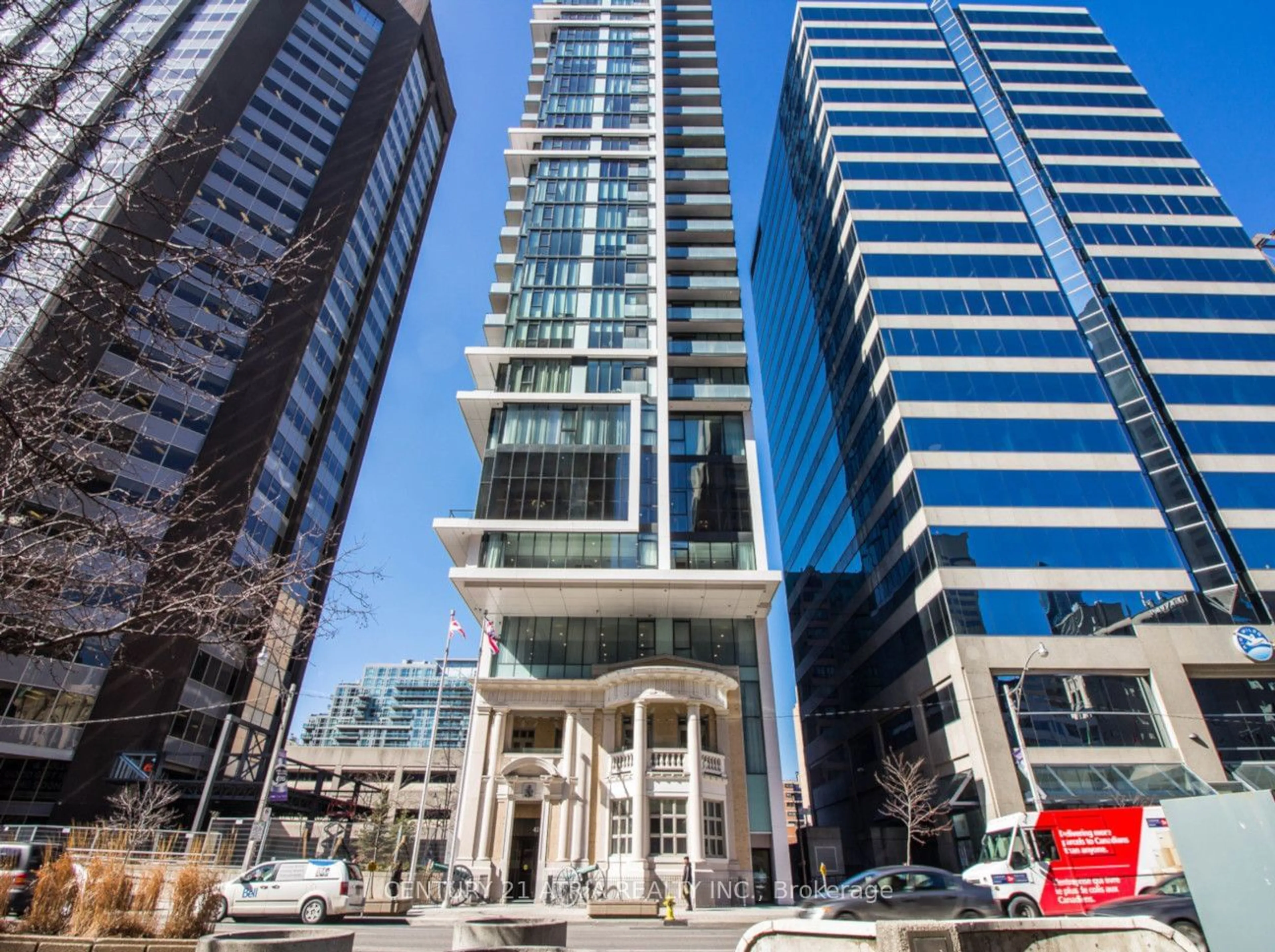 Indoor foyer for 426 University Ave #1807, Toronto Ontario M5G 1S9