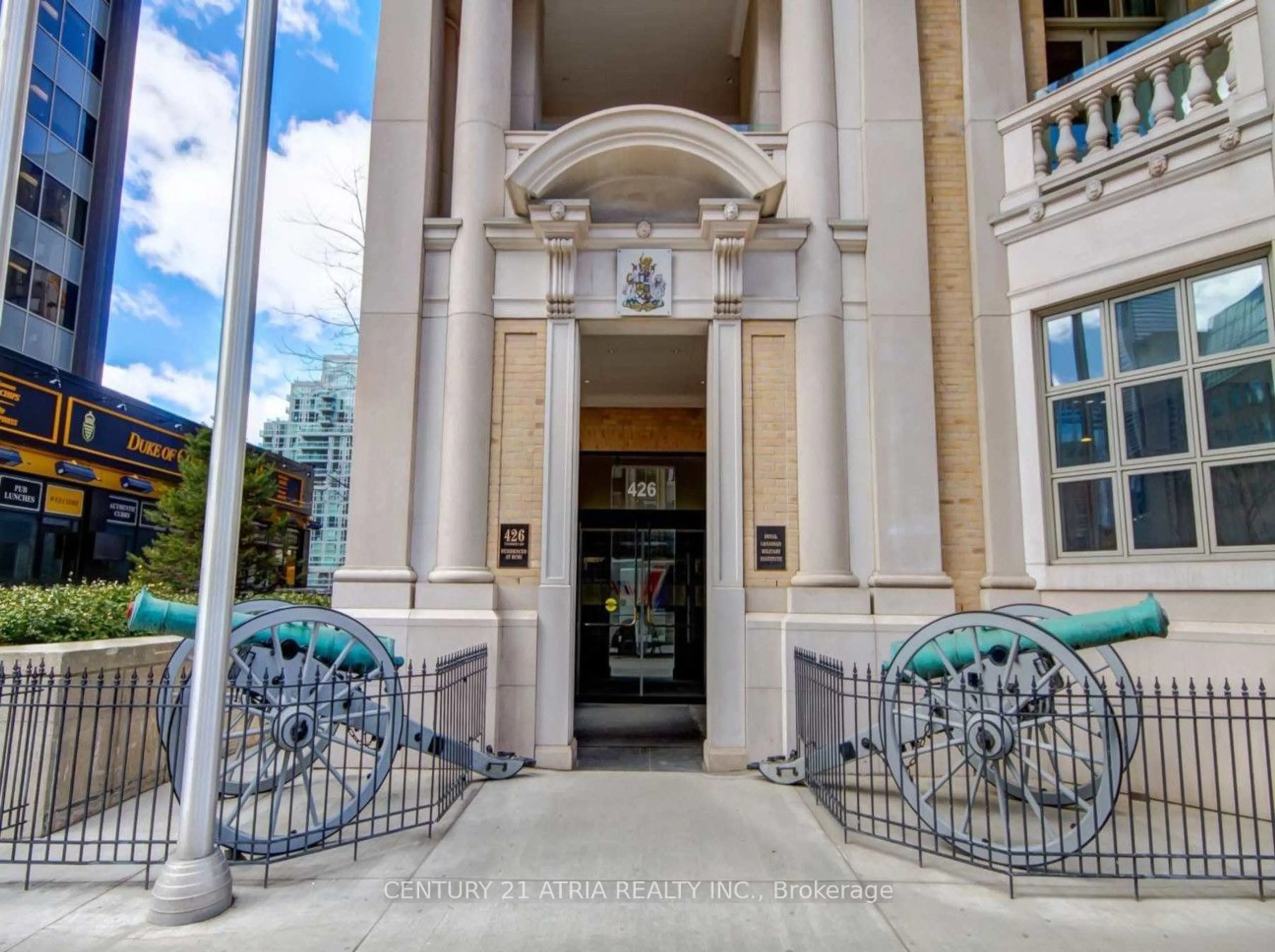 Indoor foyer for 426 University Ave #1807, Toronto Ontario M5G 1S9