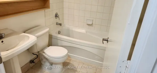 Additional property image - 85 Bloor St Unit 1406