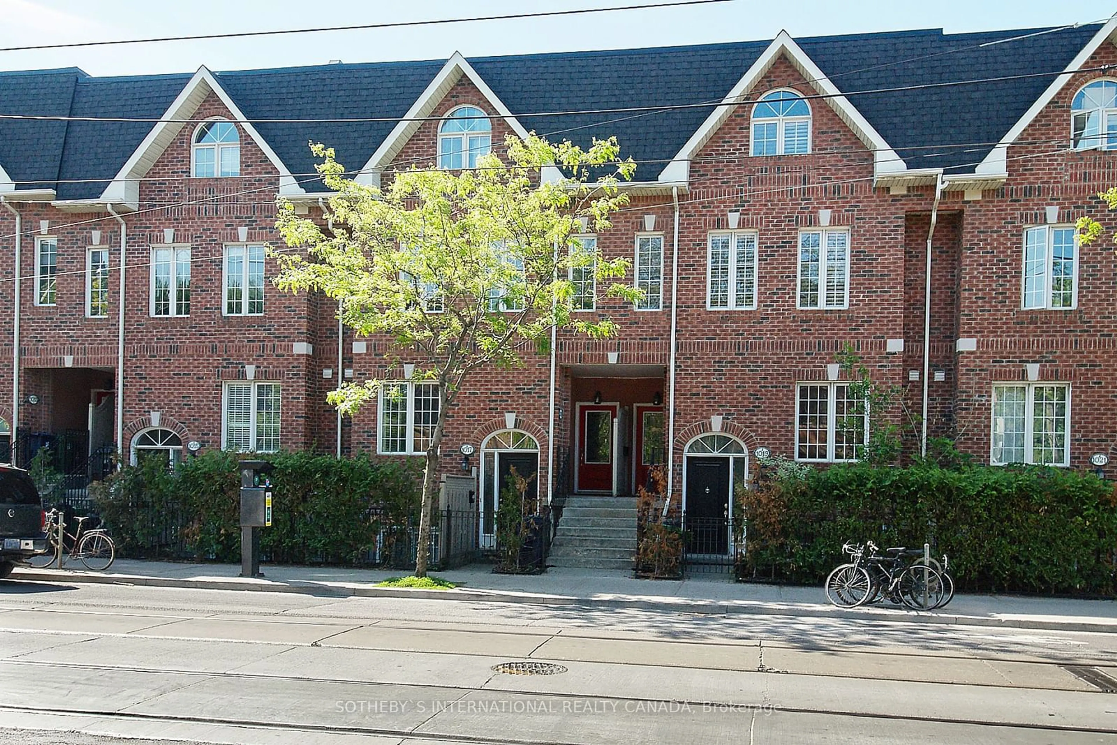 Home with brick exterior material, street for 1019B College St, Toronto Ontario M6H 1A8