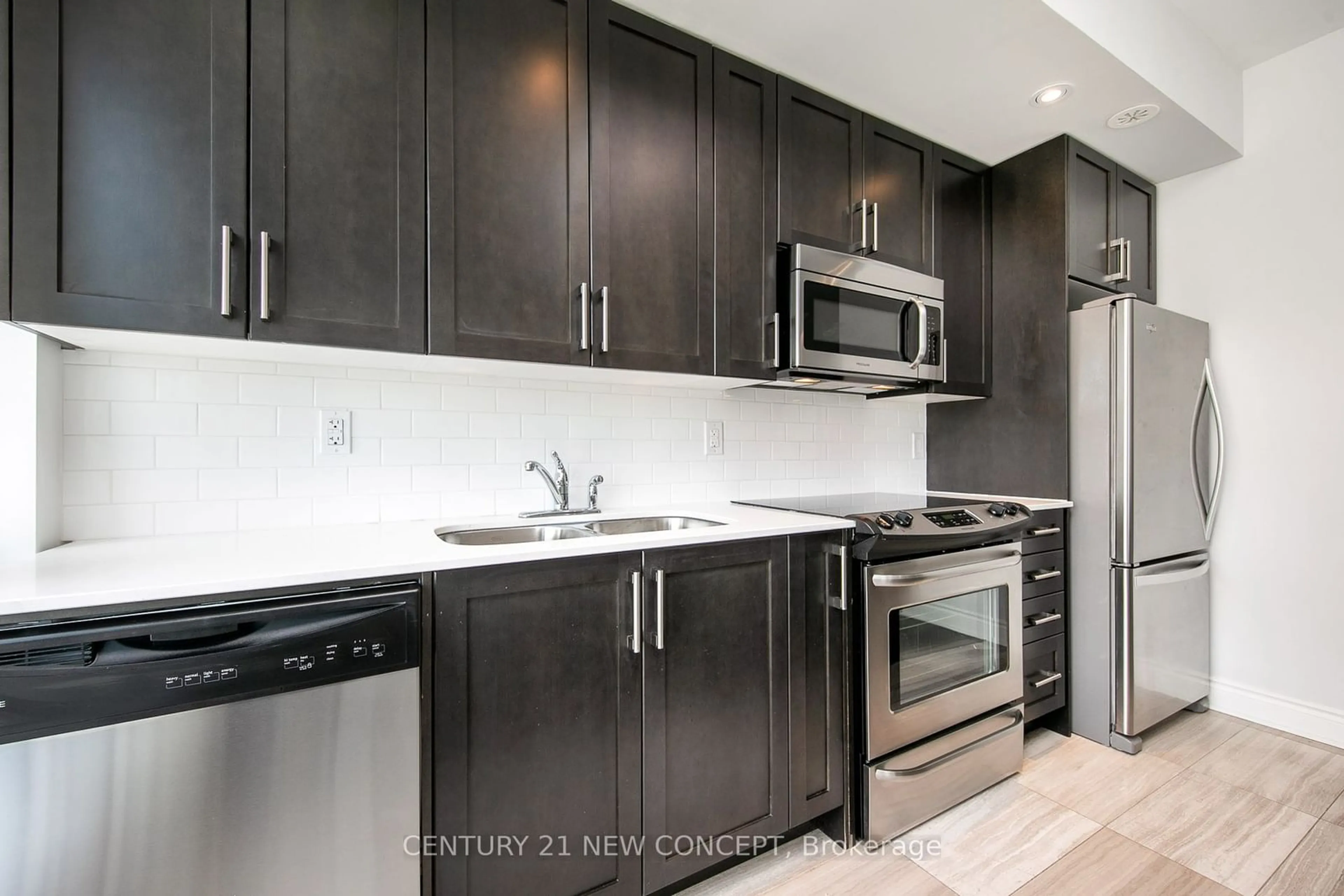 Standard kitchen, unknown for 639 Lawrence Ave #320, Toronto Ontario M6A 1A9