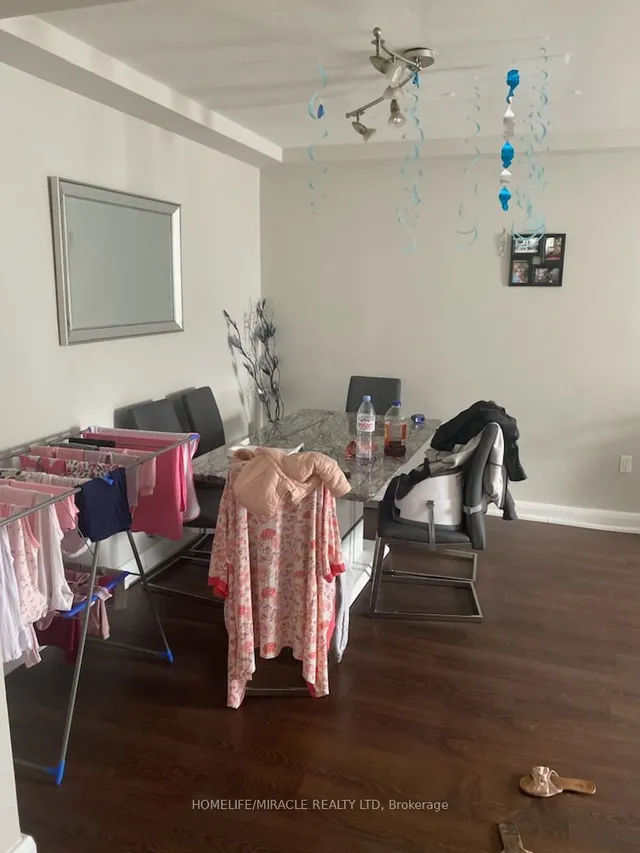 Primary image of 483 Wilson Ave