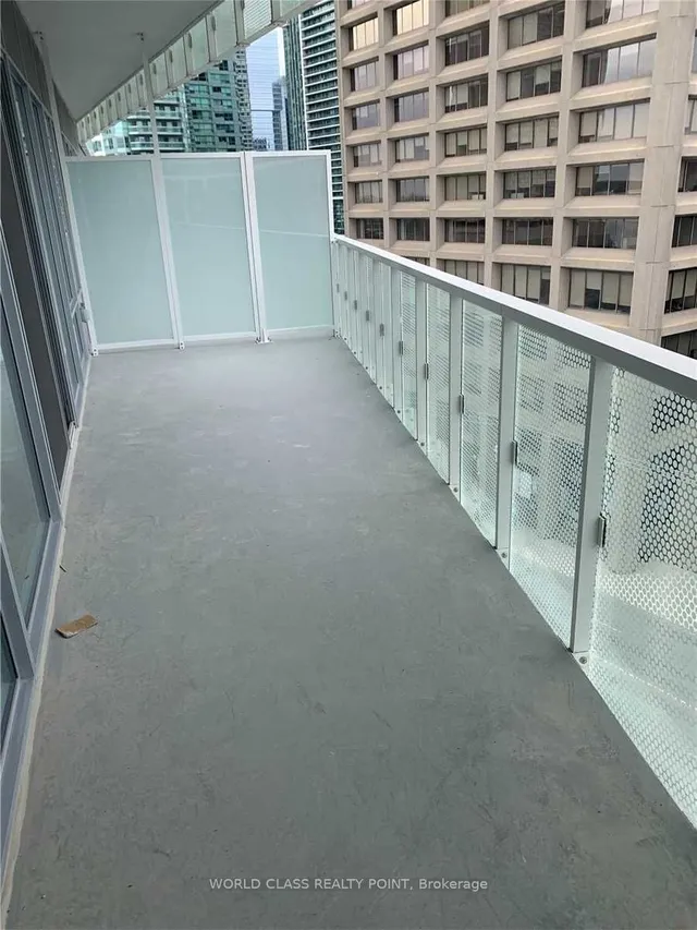 Additional property image - 15 Queens Quay Unit 922