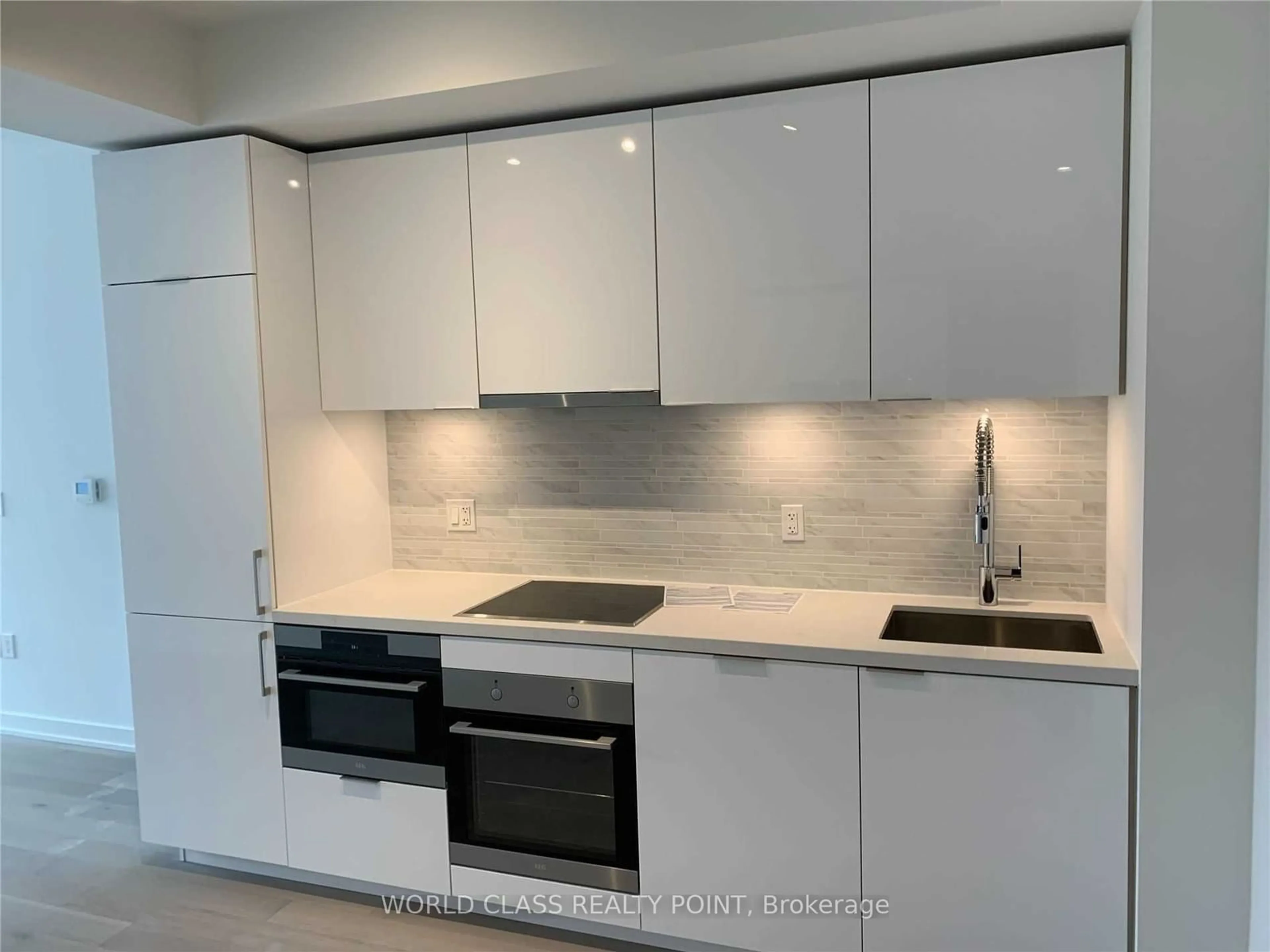 Standard kitchen, unknown for 15 Queens Quay #922, Toronto Ontario M5E 0C5