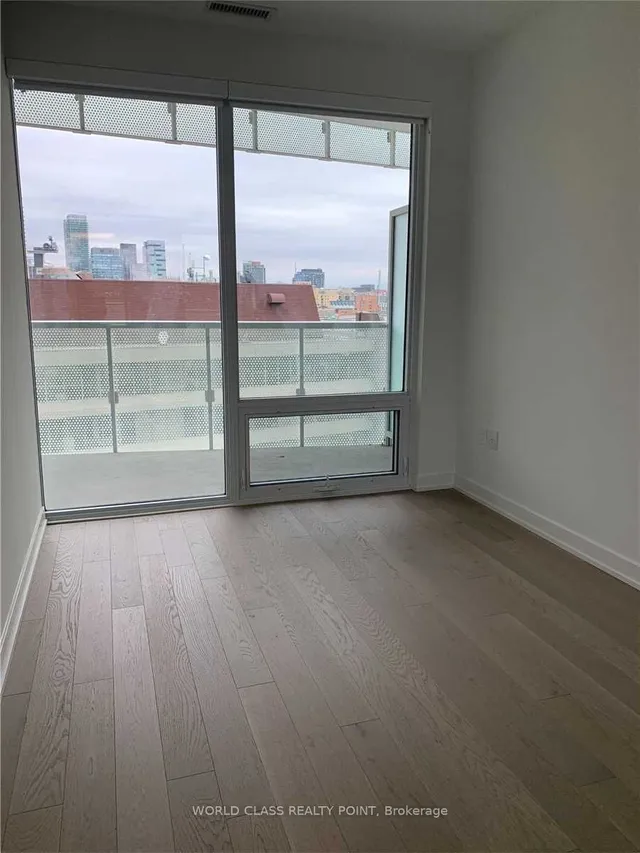Additional property image - 15 Queens Quay Unit 922