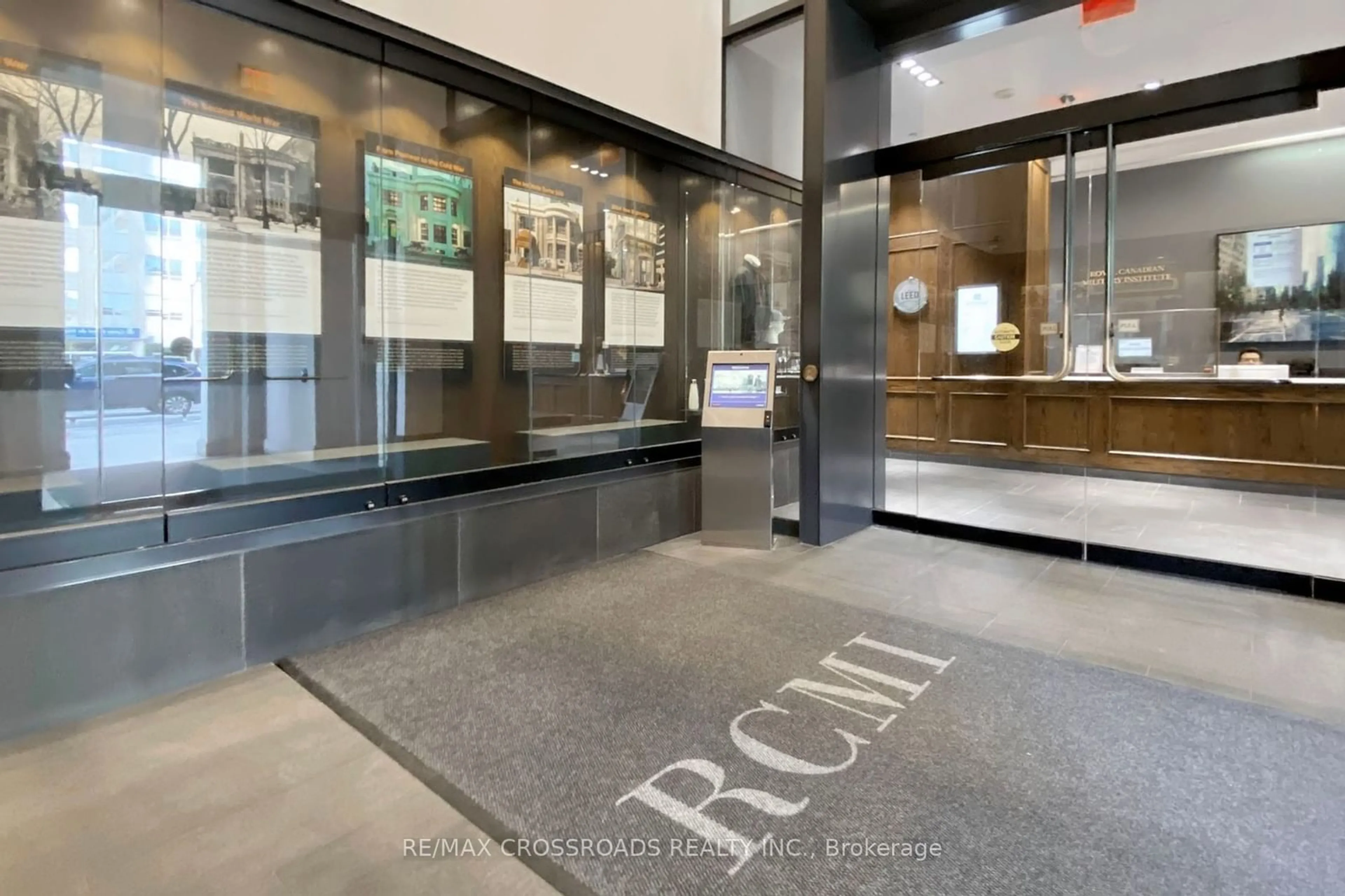 Lobby for 426 University Ave #2502, Toronto Ontario M5G 1S9