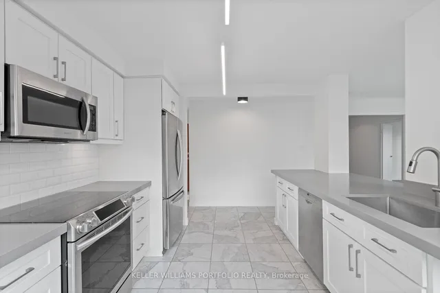 Additional property image - 10 Yonge St Unit 2212