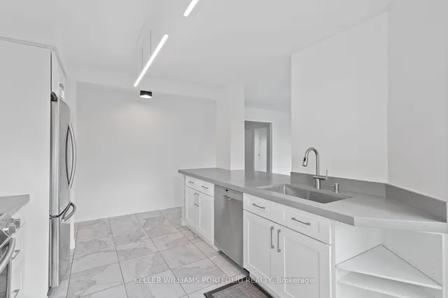 Additional property image - 10 Yonge St Unit 2212
