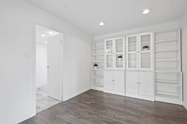 Additional property image - 10 Yonge St Unit 2212