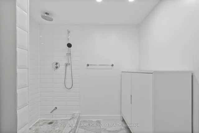 Additional property image - 10 Yonge St Unit 2212