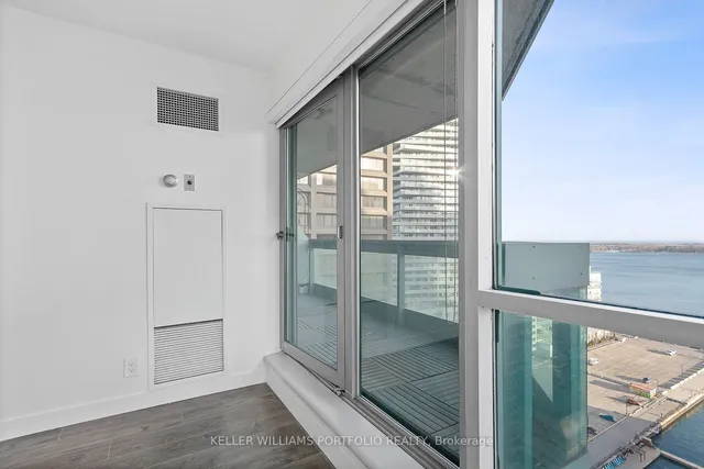 Additional property image - 10 Yonge St Unit 2212