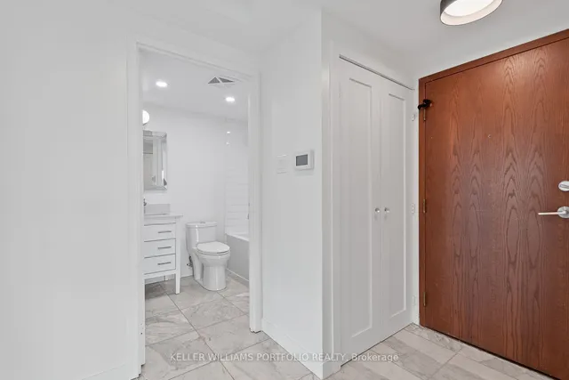Additional property image - 10 Yonge St Unit 2212