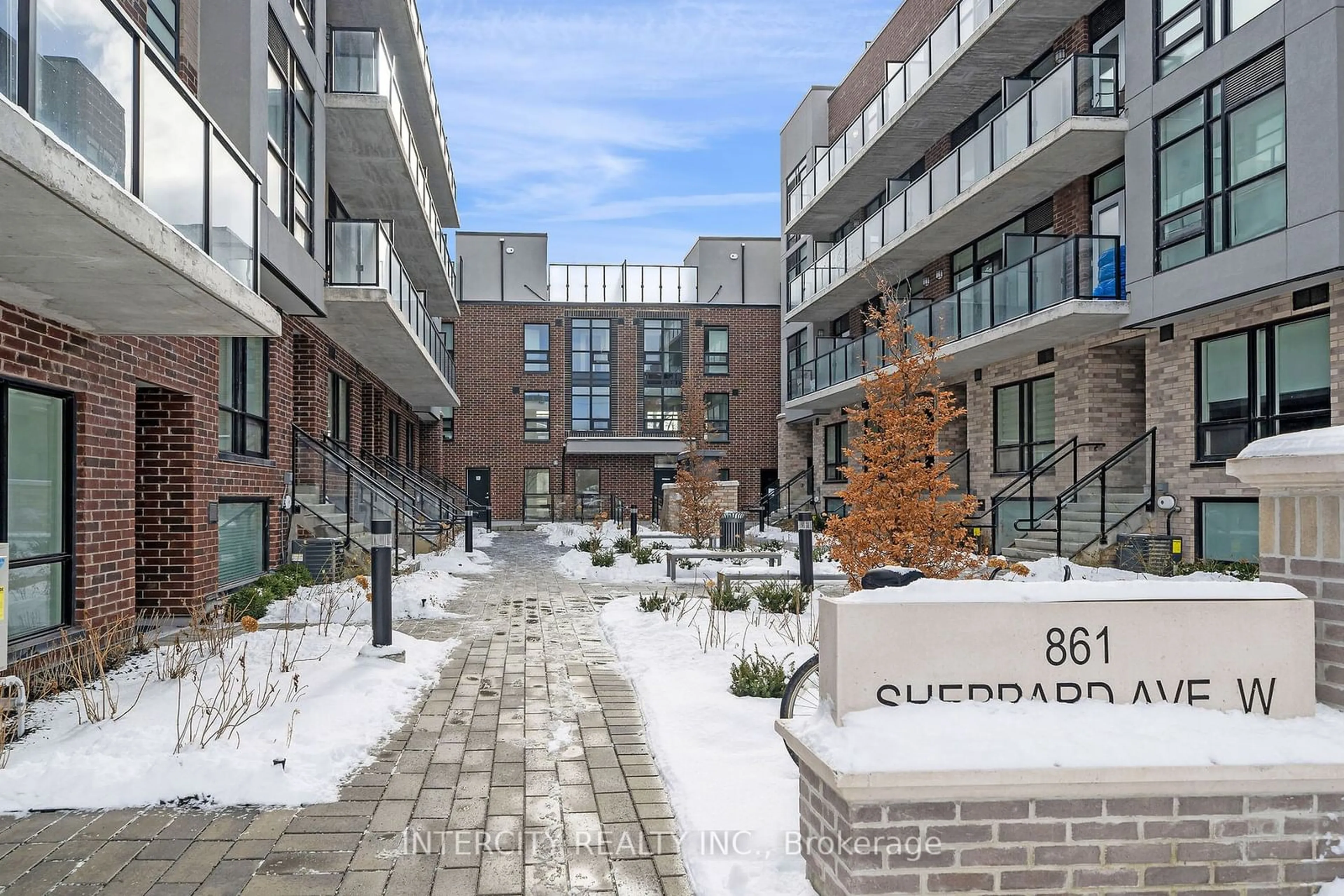 Patio, street for 861 Sheppard Ave #46, Toronto Ontario M3H 0G2