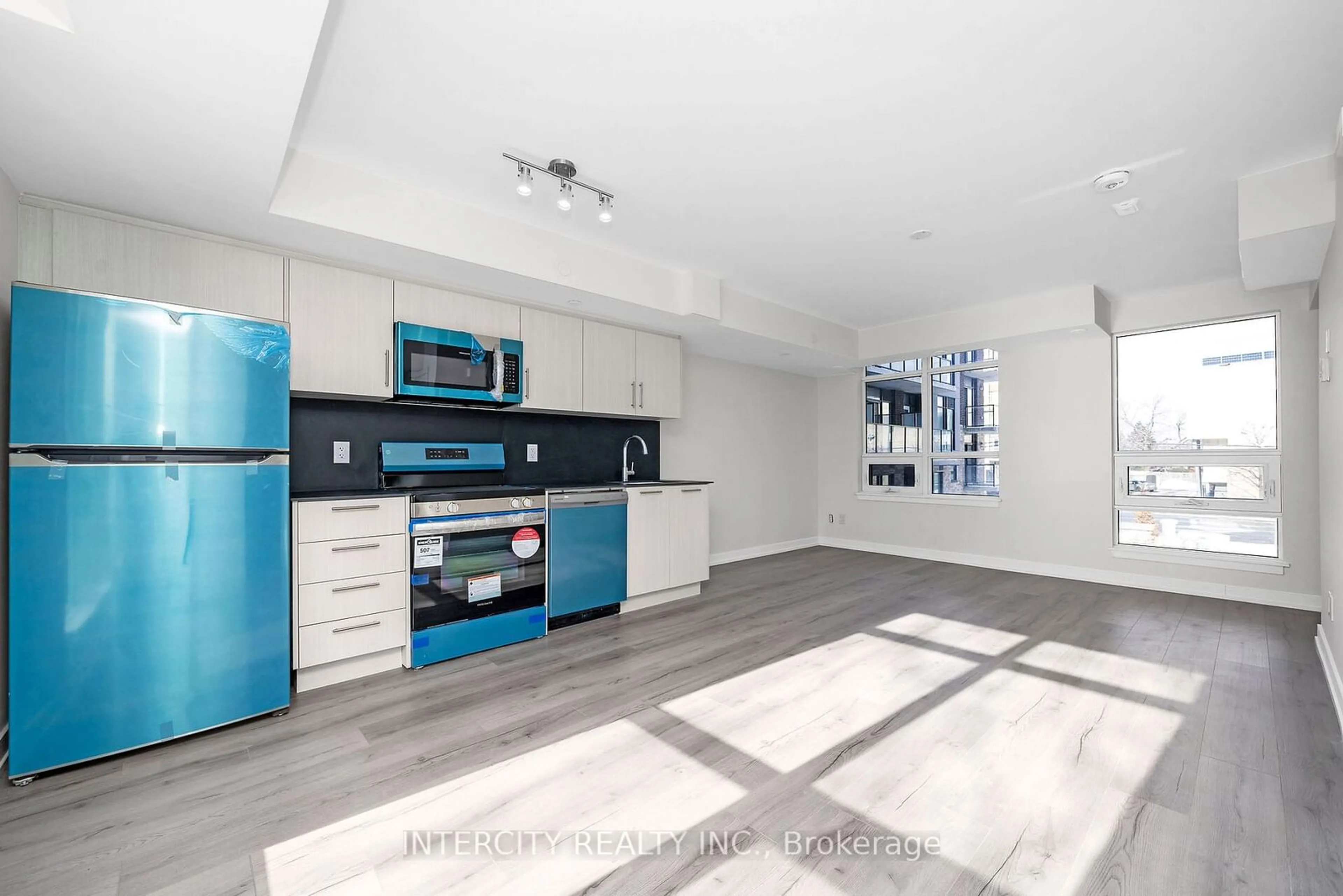 Open concept kitchen, ceramic/tile floor for 861 Sheppard Ave #46, Toronto Ontario M3H 0G2