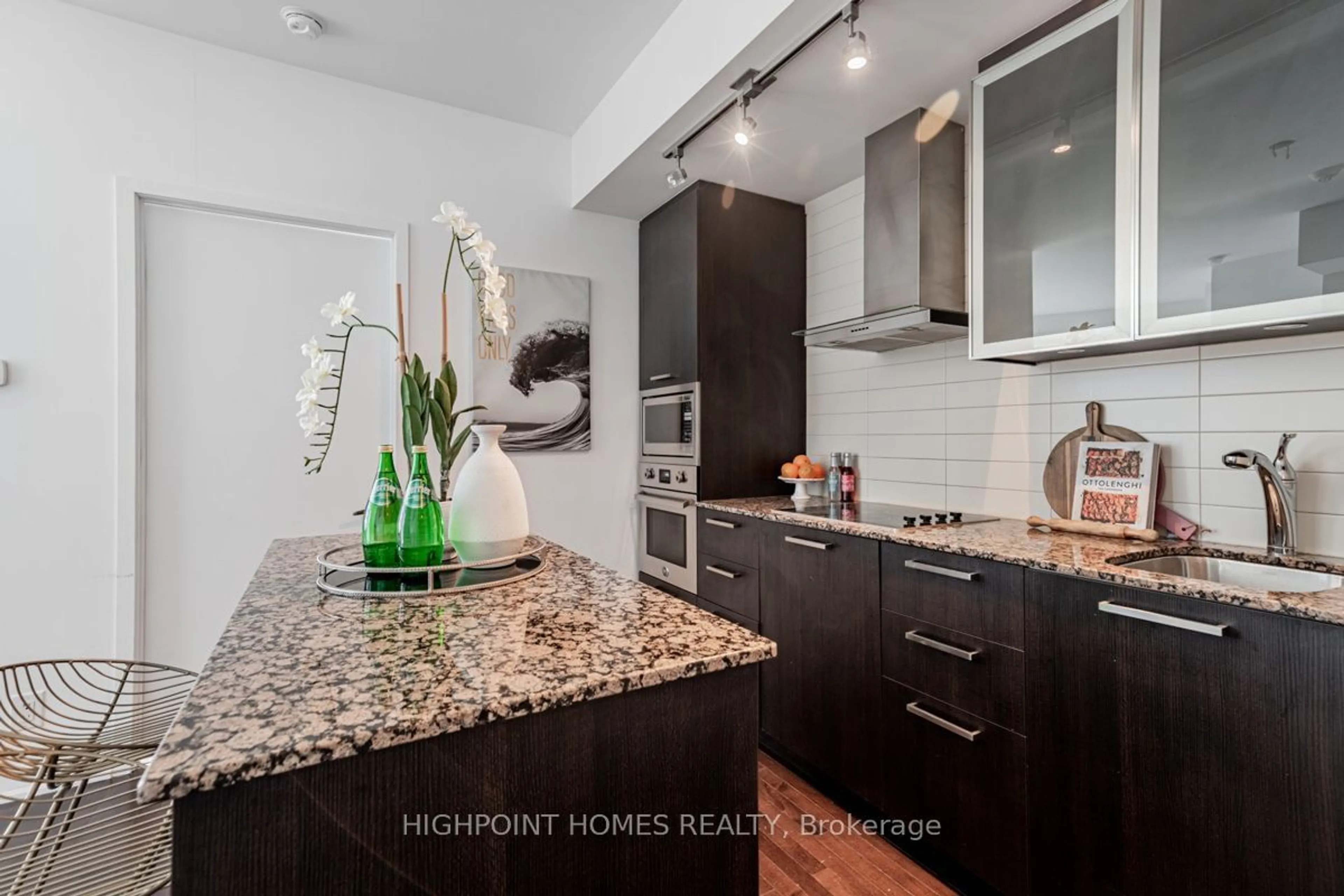 Contemporary kitchen, unknown for 14 York St #2202, Toronto Ontario M5J 0B1