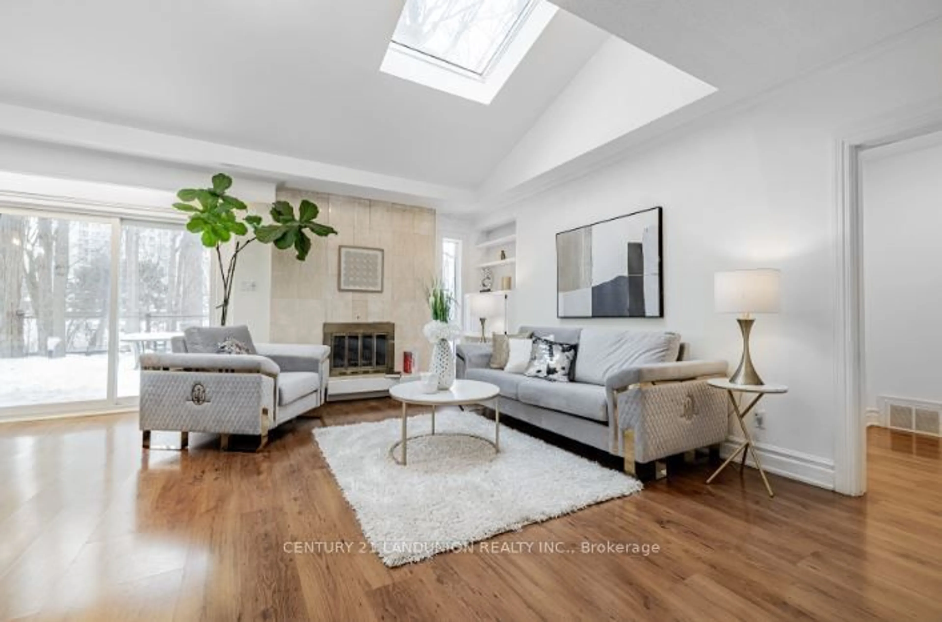 Living room with furniture, unknown for 39 Sagebrush Lane, Toronto Ontario M3A 1X4