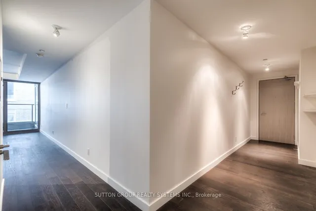 Additional image 6 of 111 Bathurst St Unit 523