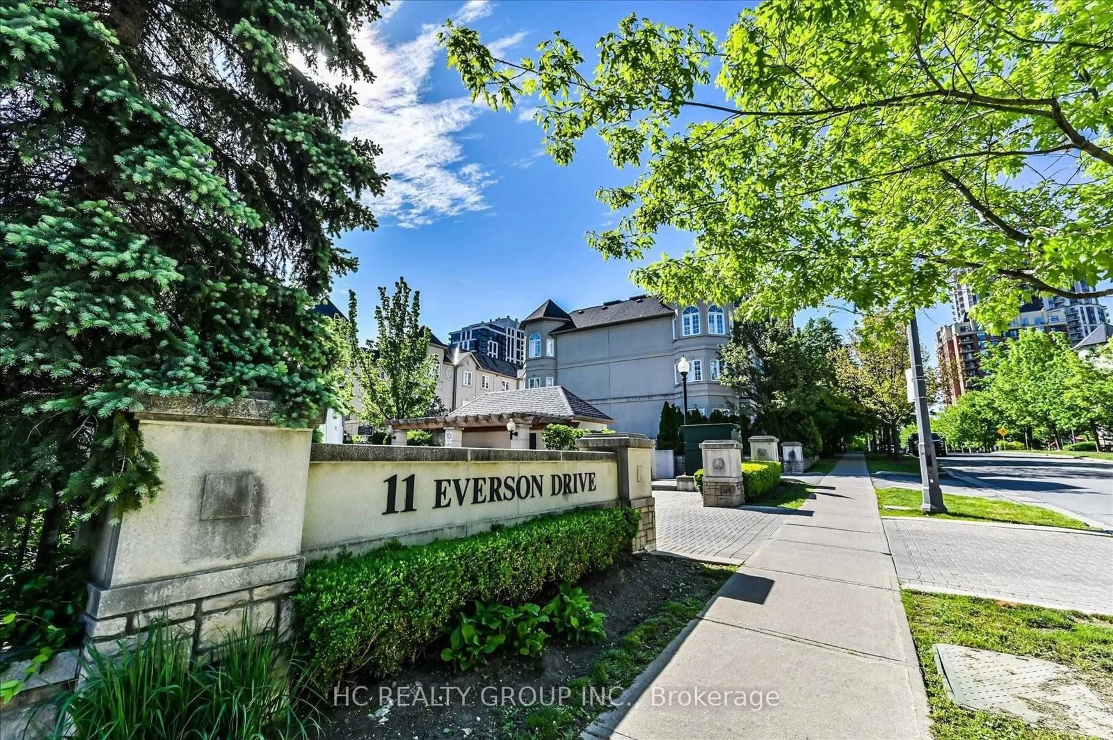 Indoor foyer for 11 Everson Dr #315, Toronto Ontario M2N 7B9