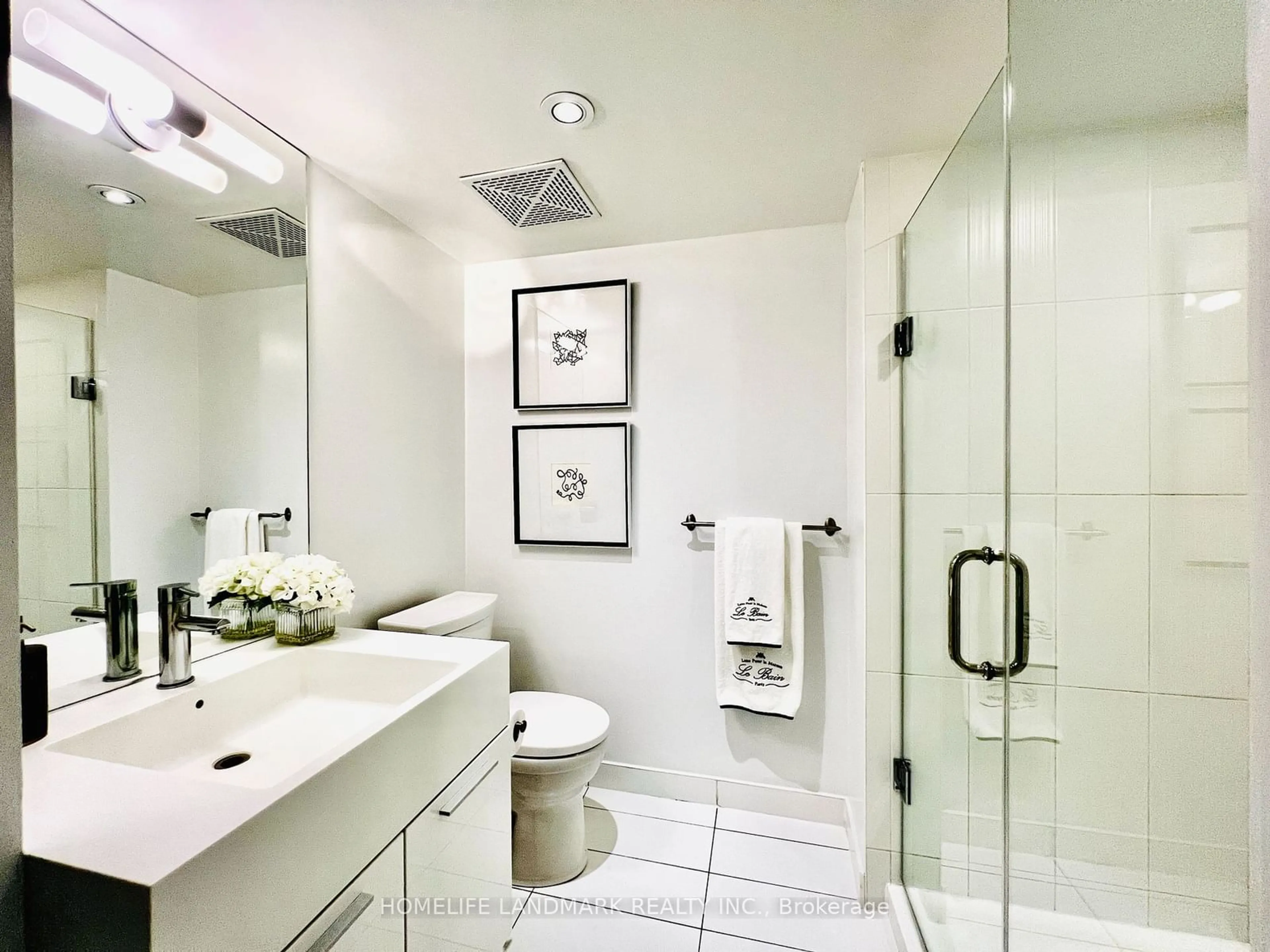 Contemporary bathroom, ceramic/tile floor for 25 Capreol Crt #1708, Toronto Ontario M5V 3Z7