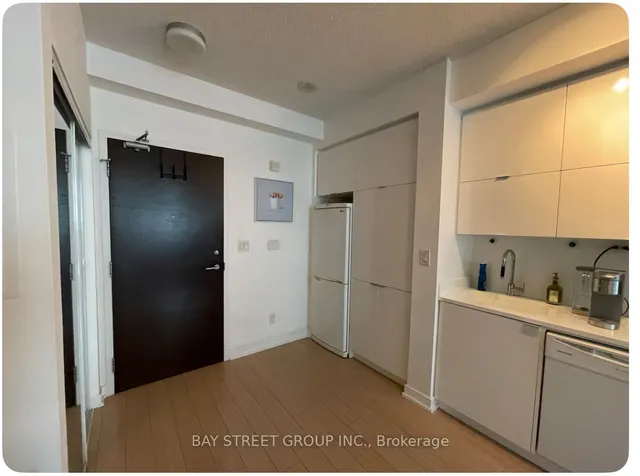 21 Iceboat Terr #4303, Toronto 4