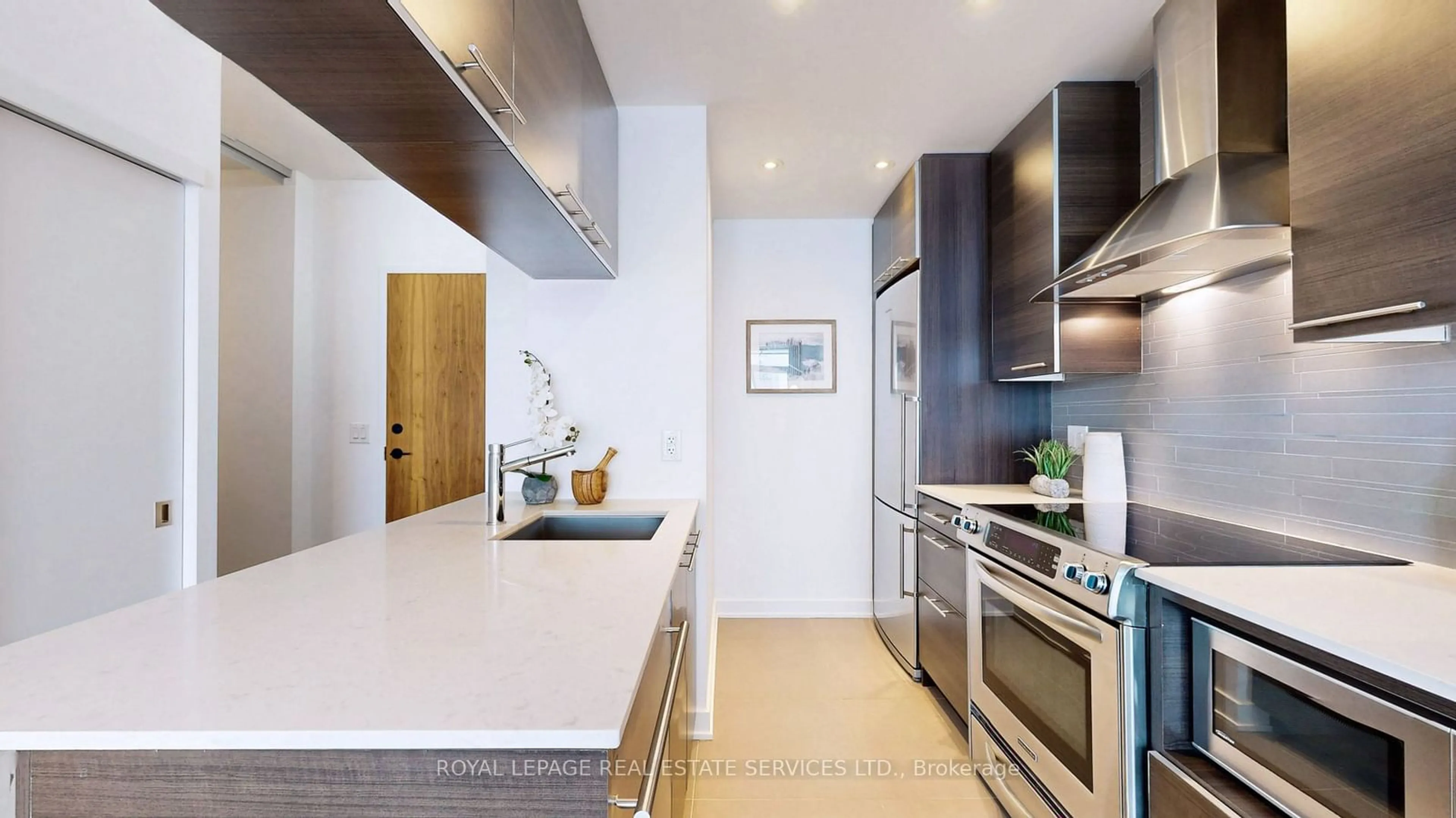 Contemporary kitchen, unknown for 1 Market St #1209, Toronto Ontario M5E 0A2