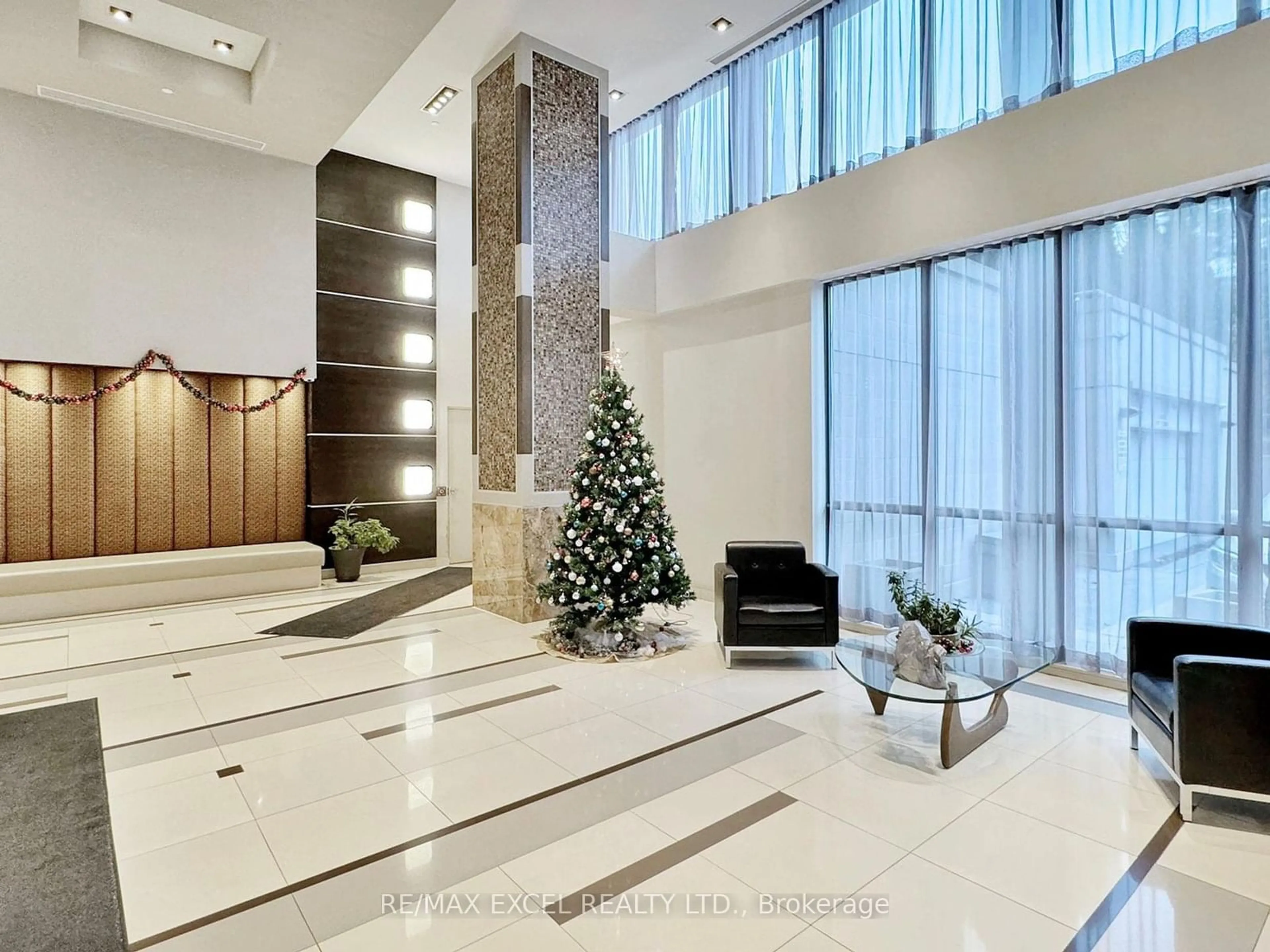 Indoor foyer for 26 Norton Ave #706, Toronto Ontario M2N 0C6