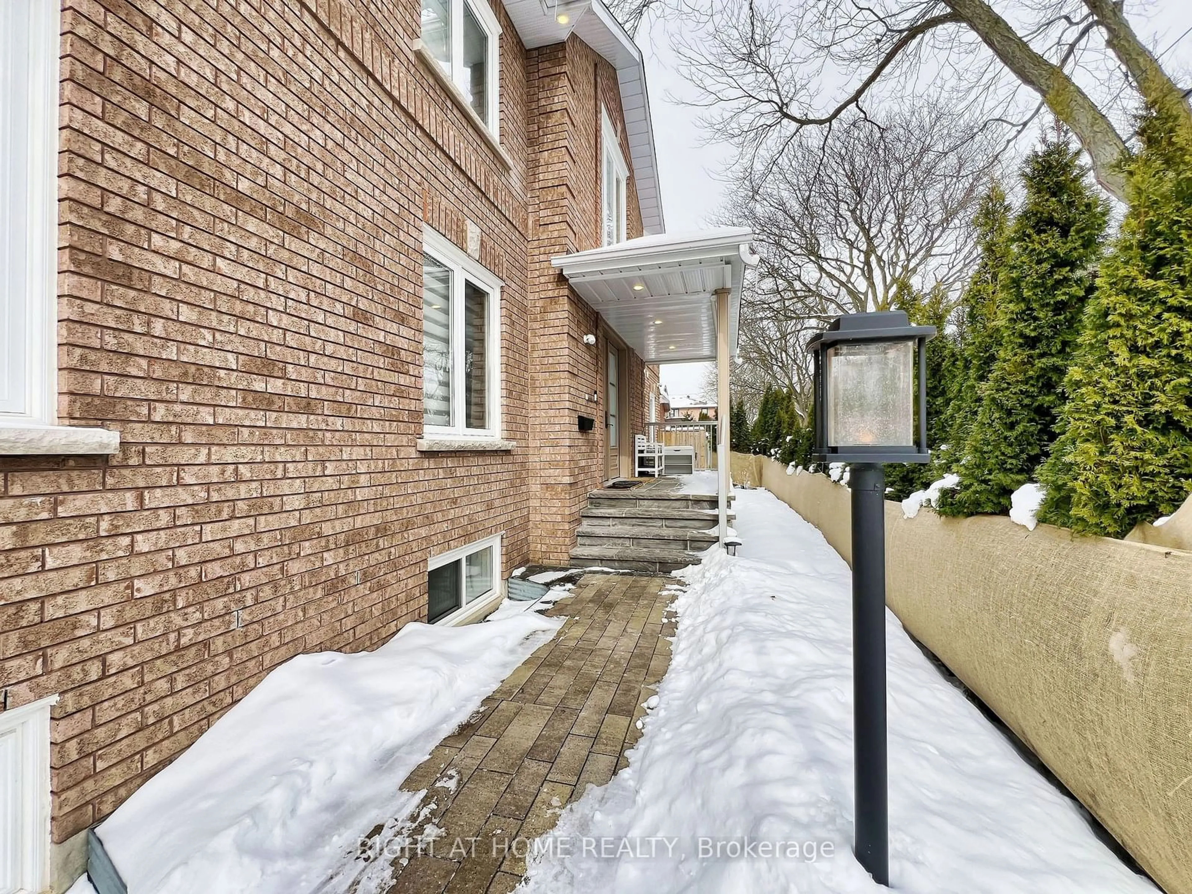 Unknown for 152 Holmes Ave, Toronto Ontario M2N 4M6