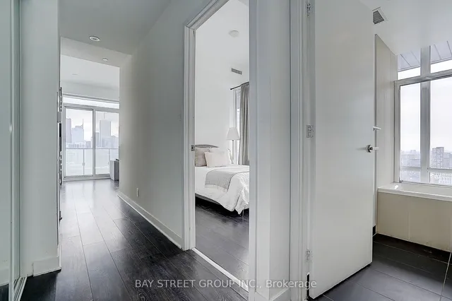 Additional property image - 15 Grenville St Unit 2903