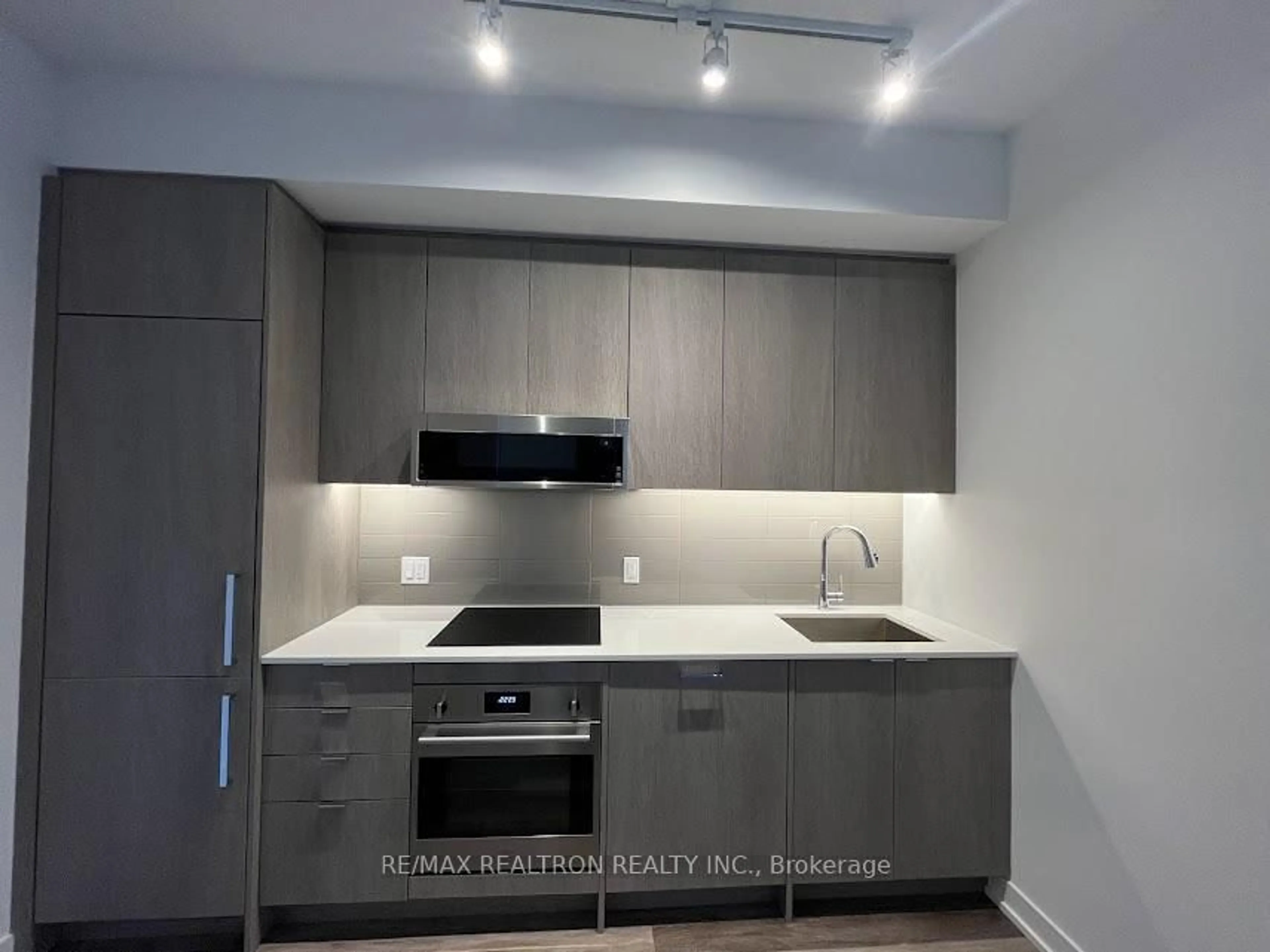 Standard kitchen, unknown for 250 Lawrence Ave #701, Toronto Ontario M5M 1B2