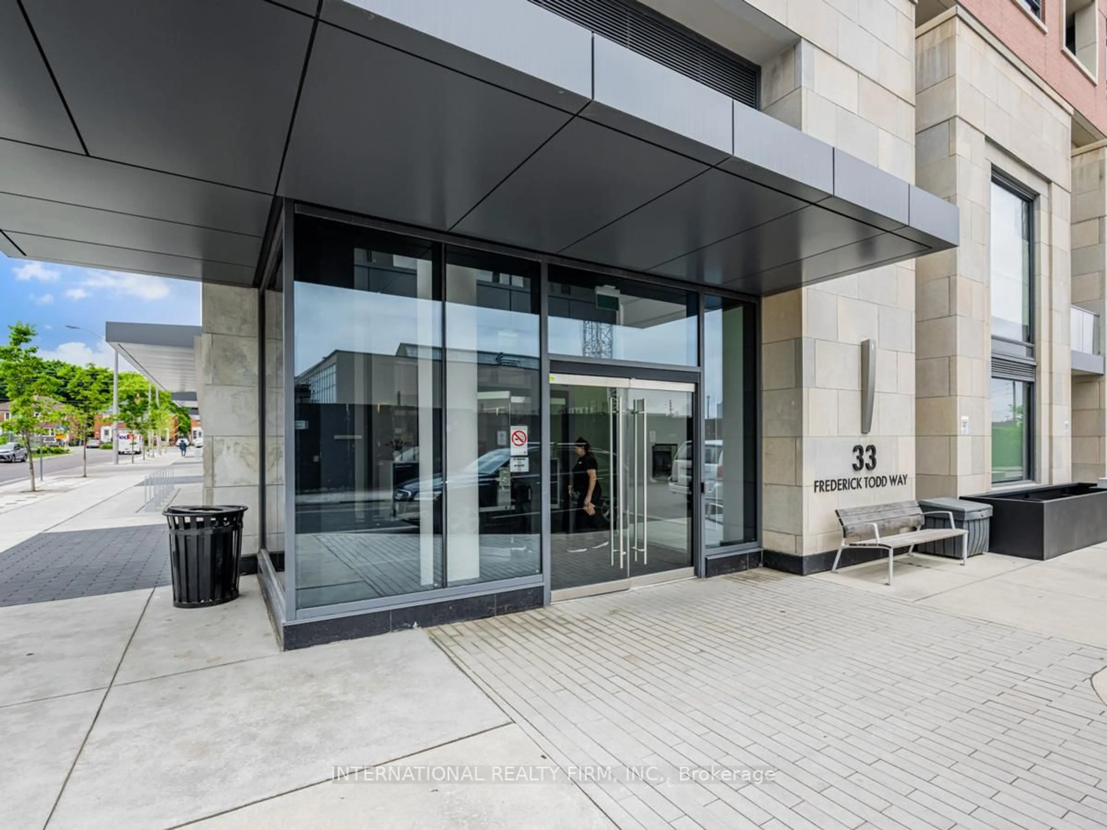 Indoor foyer for 33 Frederick Todd Way #207, Toronto Ontario M4G 0C9