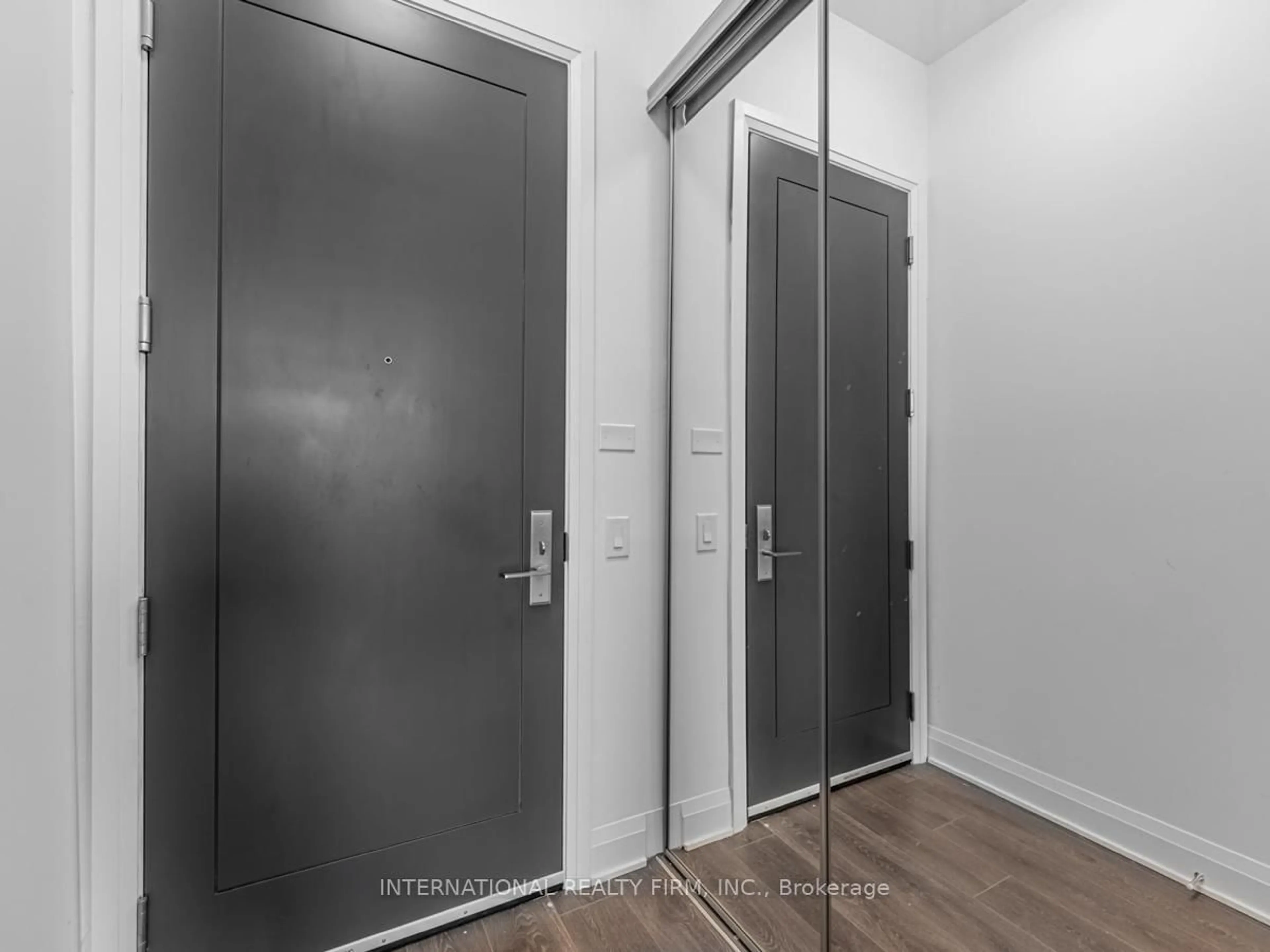 Indoor entryway for 33 Frederick Todd Way #207, Toronto Ontario M4G 0C9