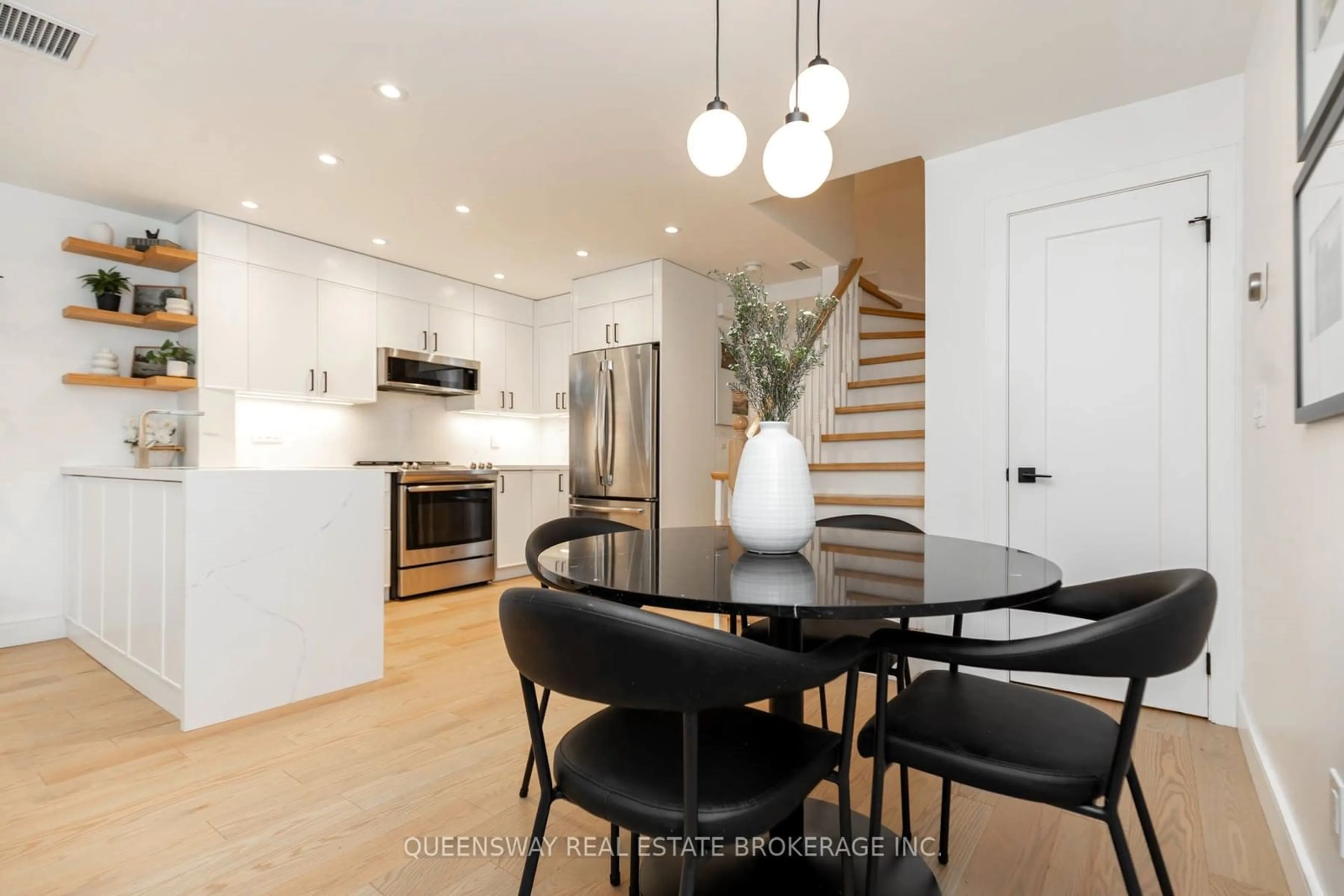 Open concept kitchen, unknown for 232 St. George St #19, Toronto Ontario M5R 2N5