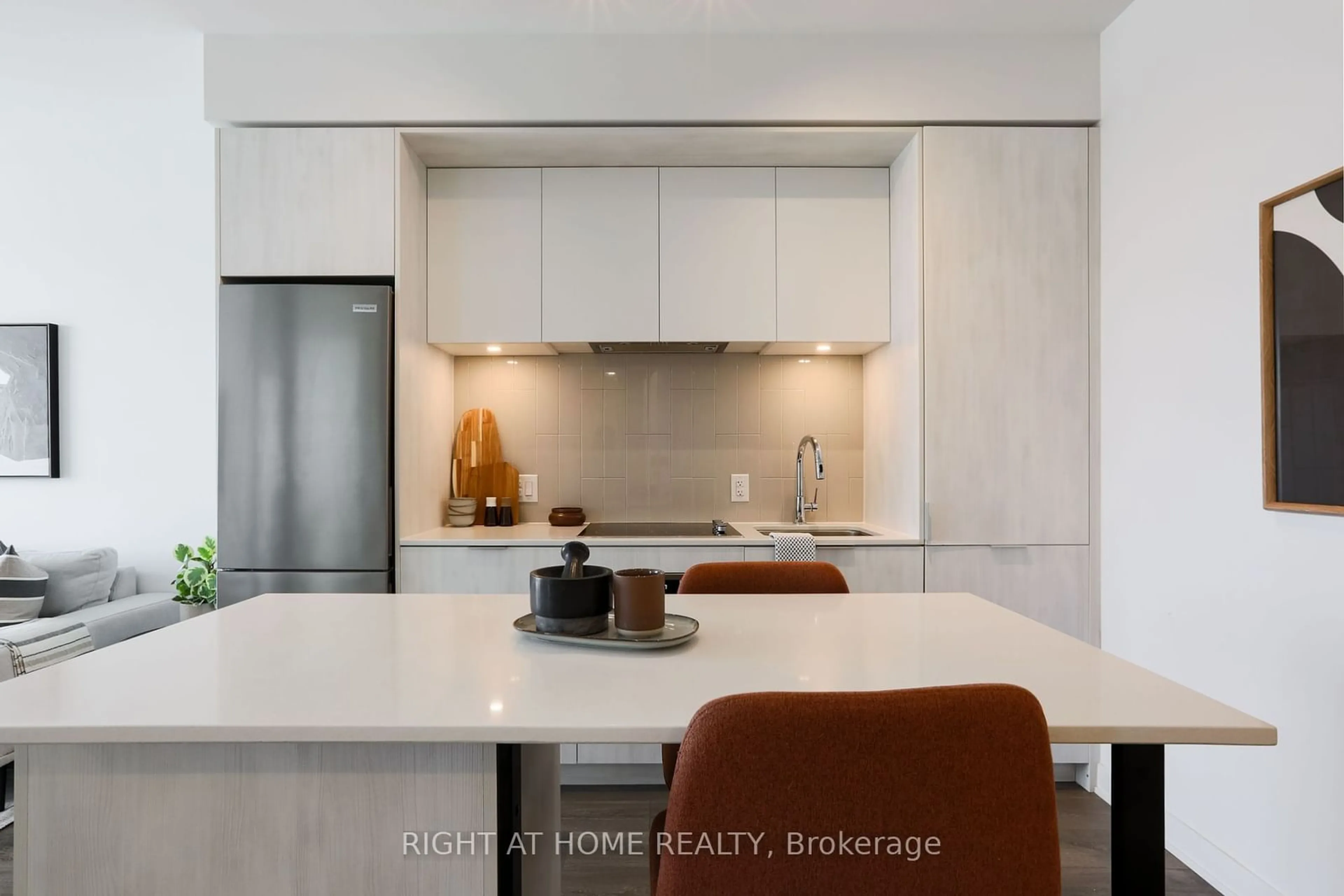 Contemporary kitchen, unknown for 130 River St #1401, Toronto Ontario M5A 0R8