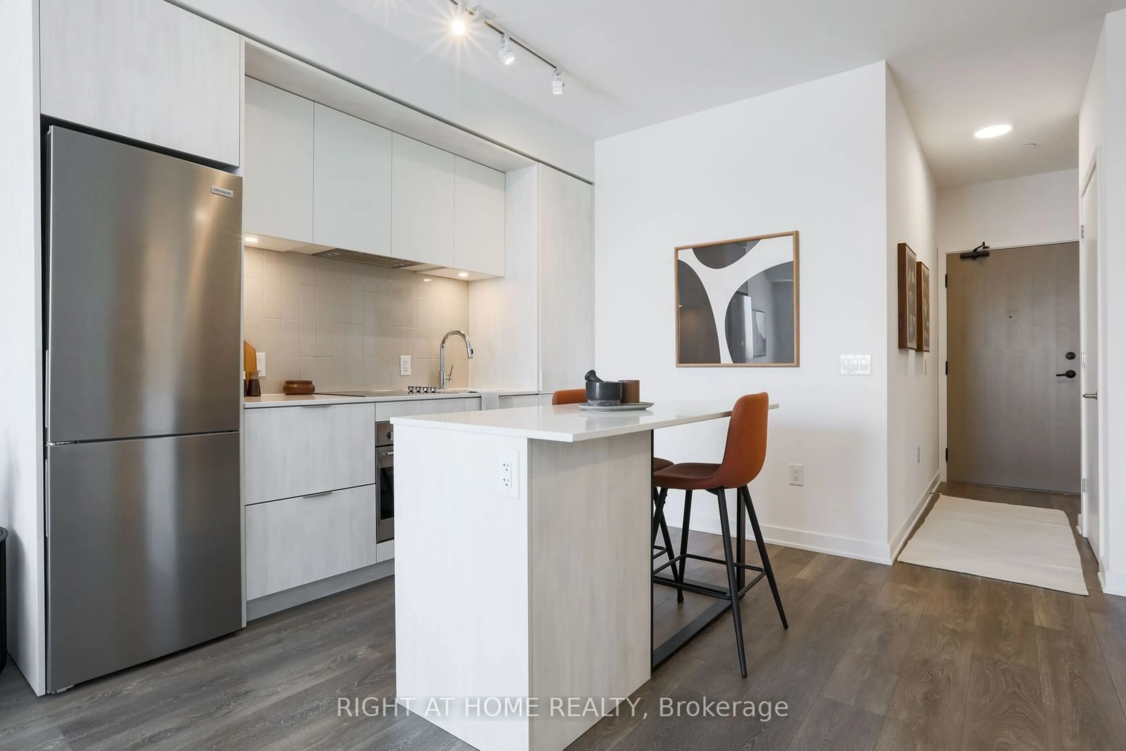 Open concept kitchen, unknown for 130 River St #1401, Toronto Ontario M5A 0R8