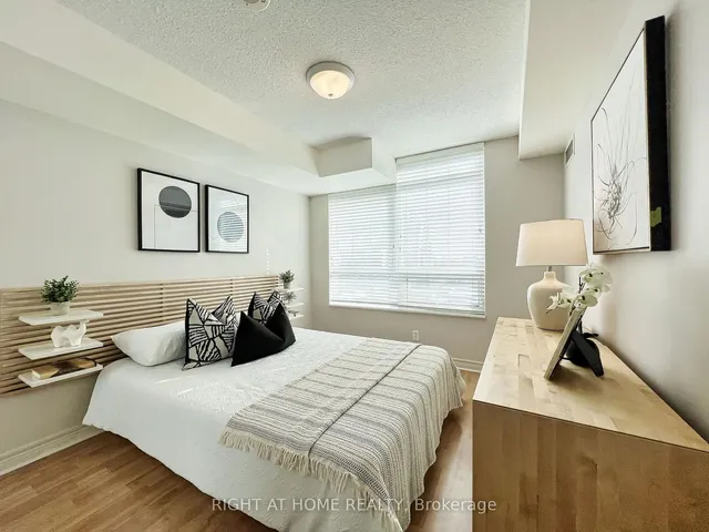 Additional image 20 of 212 Eglinton Ave Unit 502